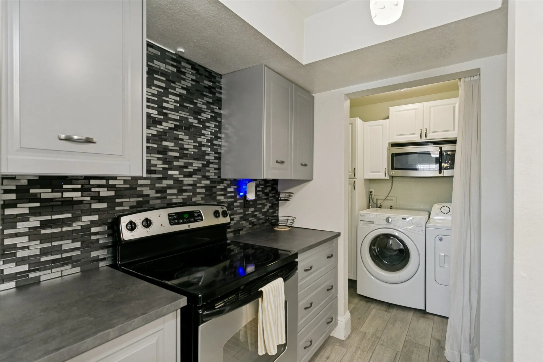 Townhouse For Sale in Denton County , 837 Summercreek Drive, Lewisville, Texas 75067, 2 Bedroom, 2 Bathroom, Garage spaces, 1,085 Sqft, built in 1983, mls#21381544, Real Estate Agent in Lewisville, Homes For Sale in Denton county, Homes For Sale in Lewisville, Realtor in Lewisville Texas, Real Estate Brokerage Independent Realty Texas, Luminita Cordes Realtor