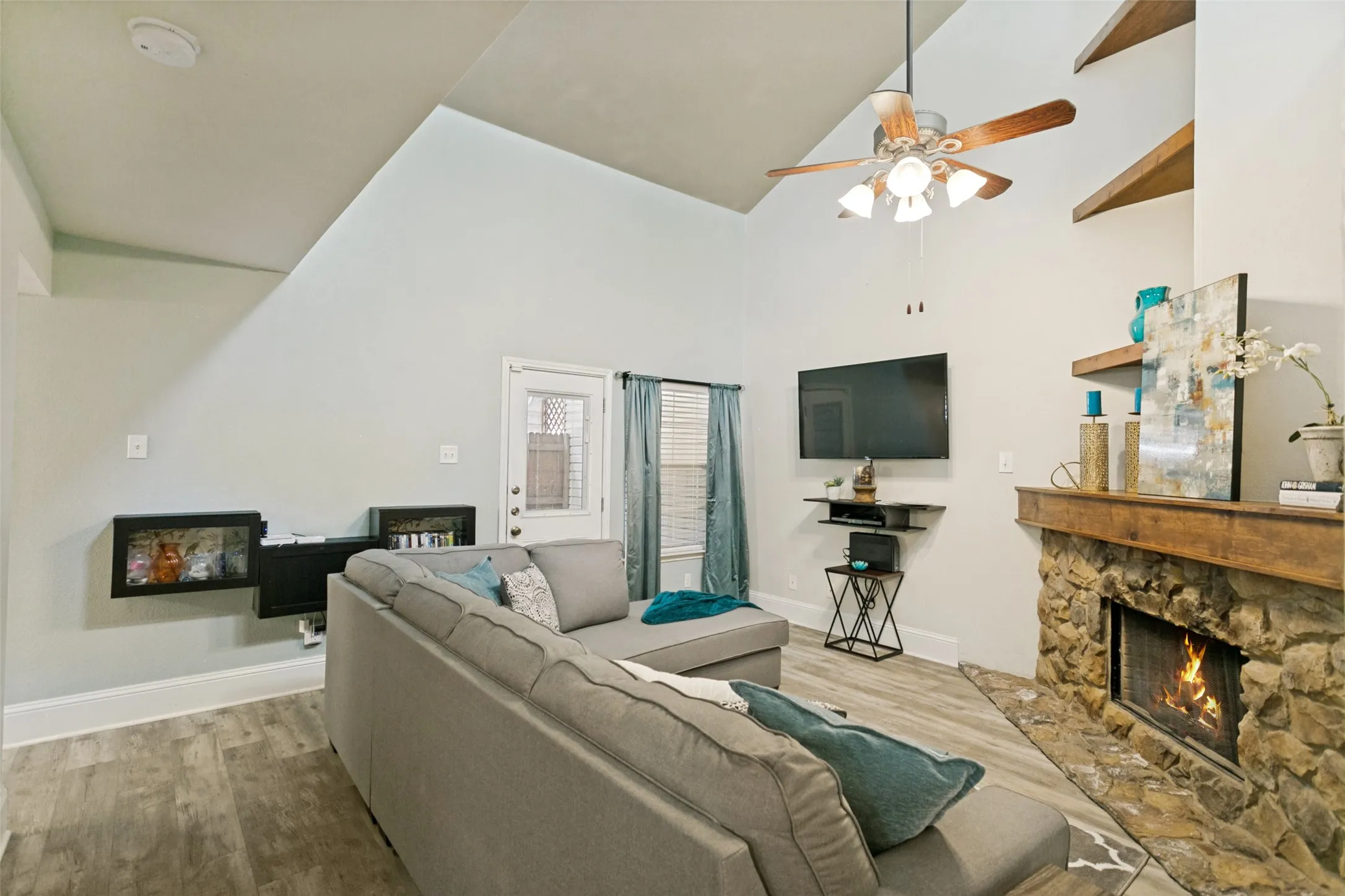 Townhouse For Sale in Denton County , 837 Summercreek Drive, Lewisville, Texas 75067, 2 Bedroom, 2 Bathroom, Garage spaces, 1,085 Sqft, built in 1983, mls#21381544, Real Estate Agent in Lewisville, Homes For Sale in Denton county, Homes For Sale in Lewisville, Realtor in Lewisville Texas, Real Estate Brokerage Independent Realty Texas, Luminita Cordes Realtor