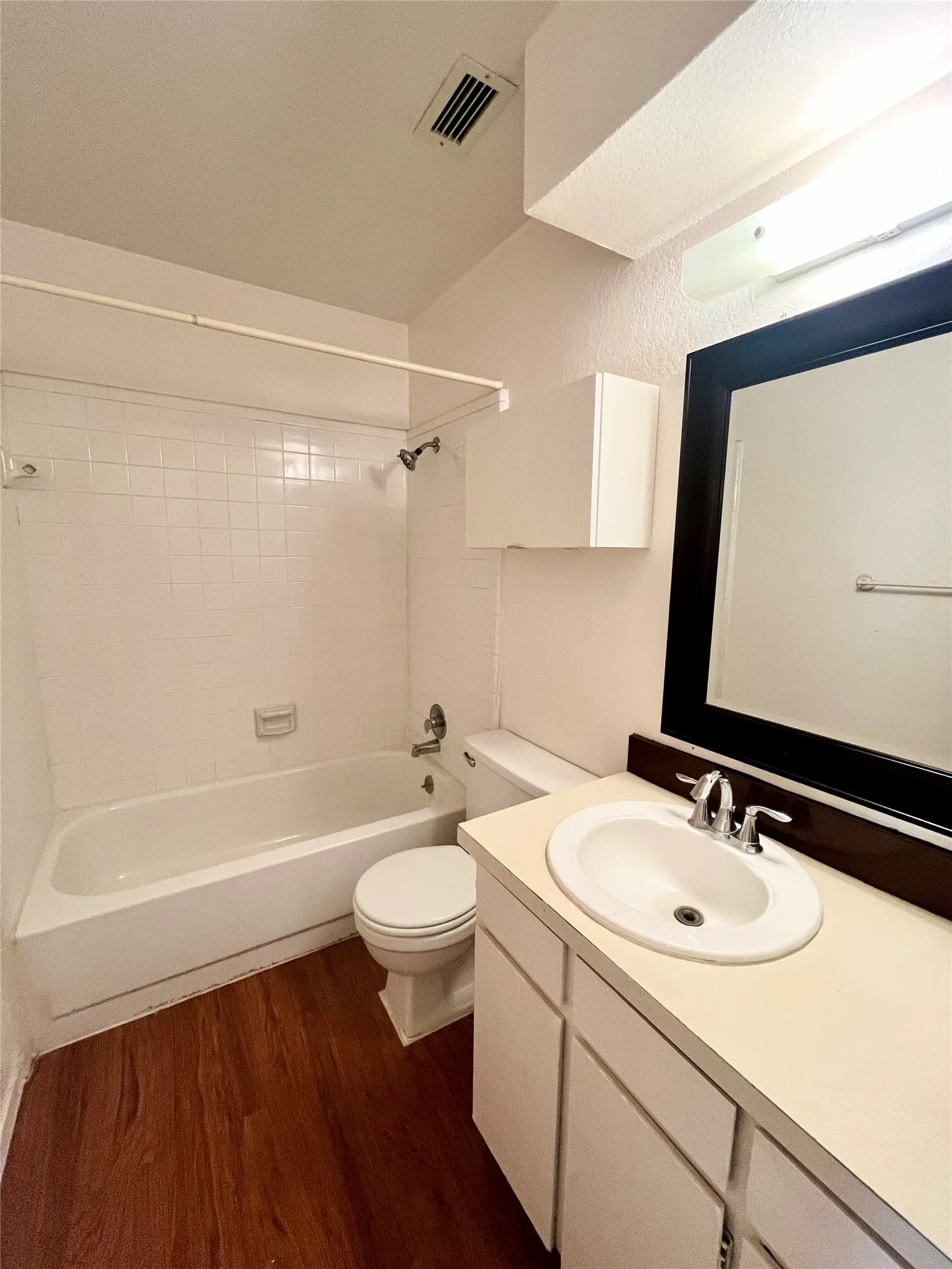 Duplex For Rent in Dallas County , 424 NW 23rd Street, Grand Prairie, Texas 75050, 2 Bedroom, 2 Bathroom, Garage spaces, 994 Sqft, built in 1981, mls#21382154, Real Estate Agent in Grand Prairie, Homes For Rent in Dallas county, Homes For Rent in Grand Prairie, Realtor in Grand Prairie Texas, Real Estate Brokerage Independent Realty Texas, Luminita Cordes Realtor