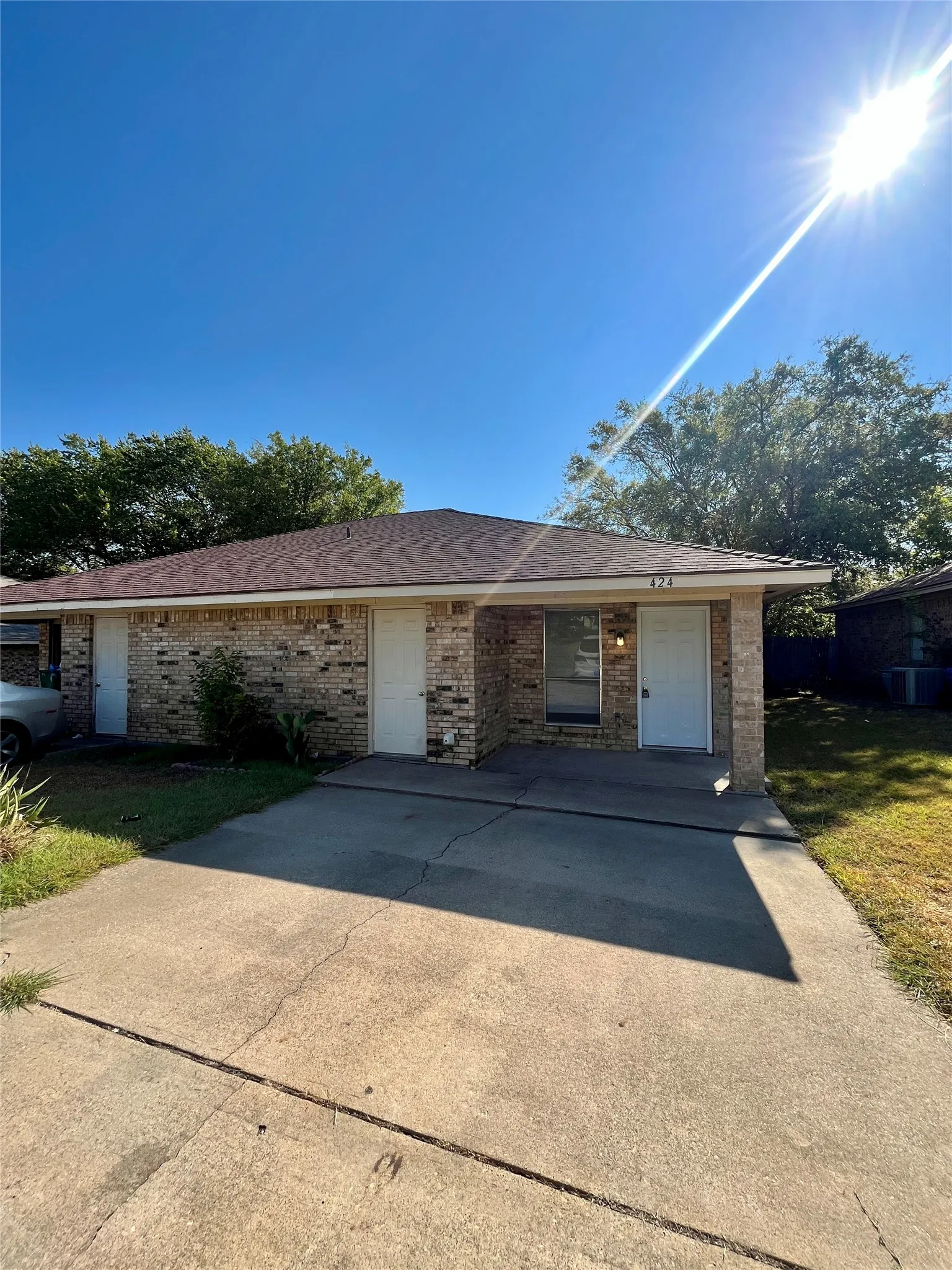 Duplex For Rent in Dallas County , 424 NW 23rd Street, Grand Prairie, Texas 75050, 2 Bedroom, 2 Bathroom, Garage spaces, 994 Sqft, built in 1981, mls#21382154, Real Estate Agent in Grand Prairie, Homes For Rent in Dallas county, Homes For Rent in Grand Prairie, Realtor in Grand Prairie Texas, Real Estate Brokerage Independent Realty Texas, Luminita Cordes Realtor