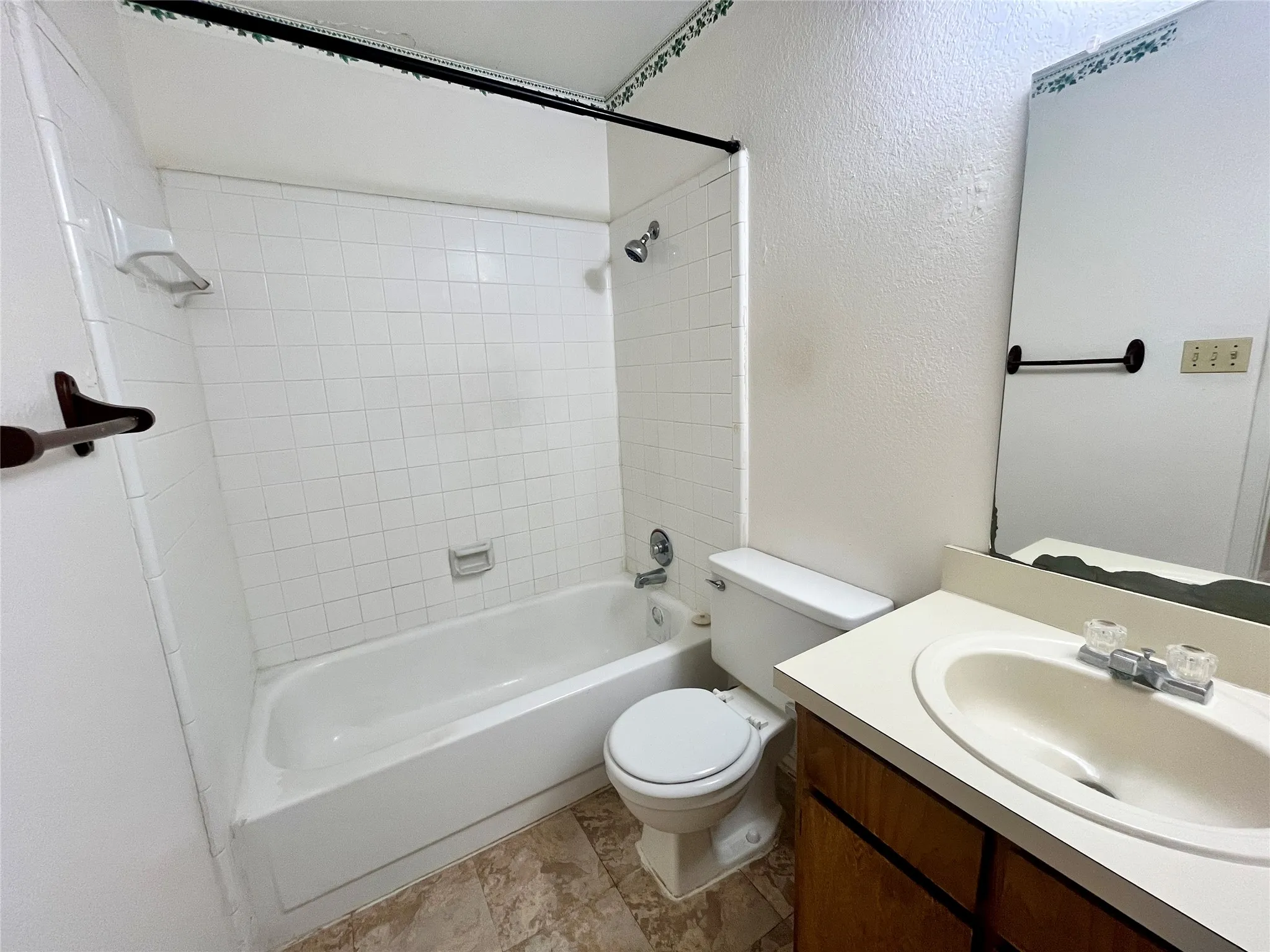 Duplex For Rent in Dallas County , 424 NW 23rd Street, Grand Prairie, Texas 75050, 2 Bedroom, 2 Bathroom, Garage spaces, 994 Sqft, built in 1981, mls#21382154, Real Estate Agent in Grand Prairie, Homes For Rent in Dallas county, Homes For Rent in Grand Prairie, Realtor in Grand Prairie Texas, Real Estate Brokerage Independent Realty Texas, Luminita Cordes Realtor