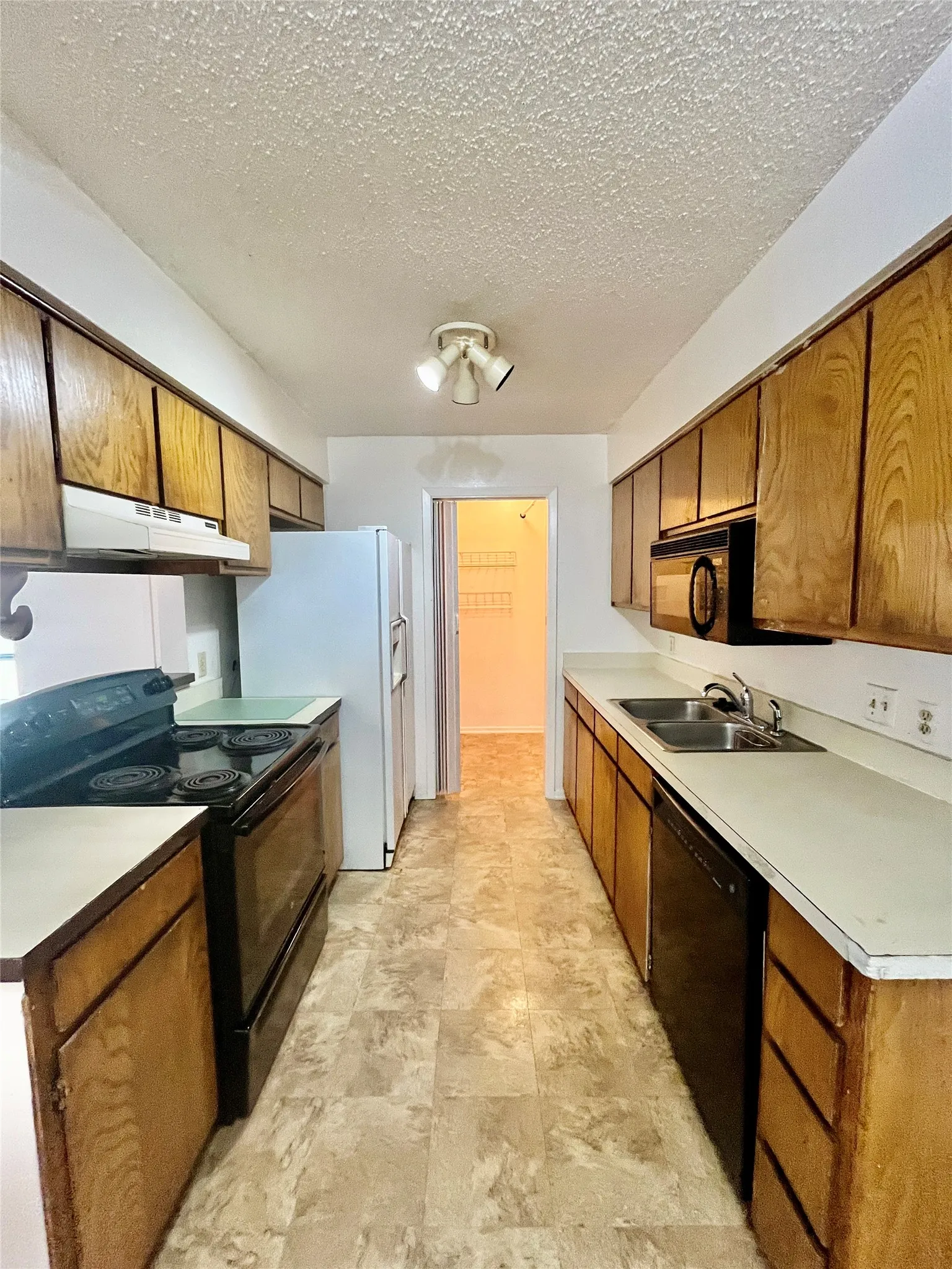 Duplex For Rent in Dallas County , 424 NW 23rd Street, Grand Prairie, Texas 75050, 2 Bedroom, 2 Bathroom, Garage spaces, 994 Sqft, built in 1981, mls#21382154, Real Estate Agent in Grand Prairie, Homes For Rent in Dallas county, Homes For Rent in Grand Prairie, Realtor in Grand Prairie Texas, Real Estate Brokerage Independent Realty Texas, Luminita Cordes Realtor