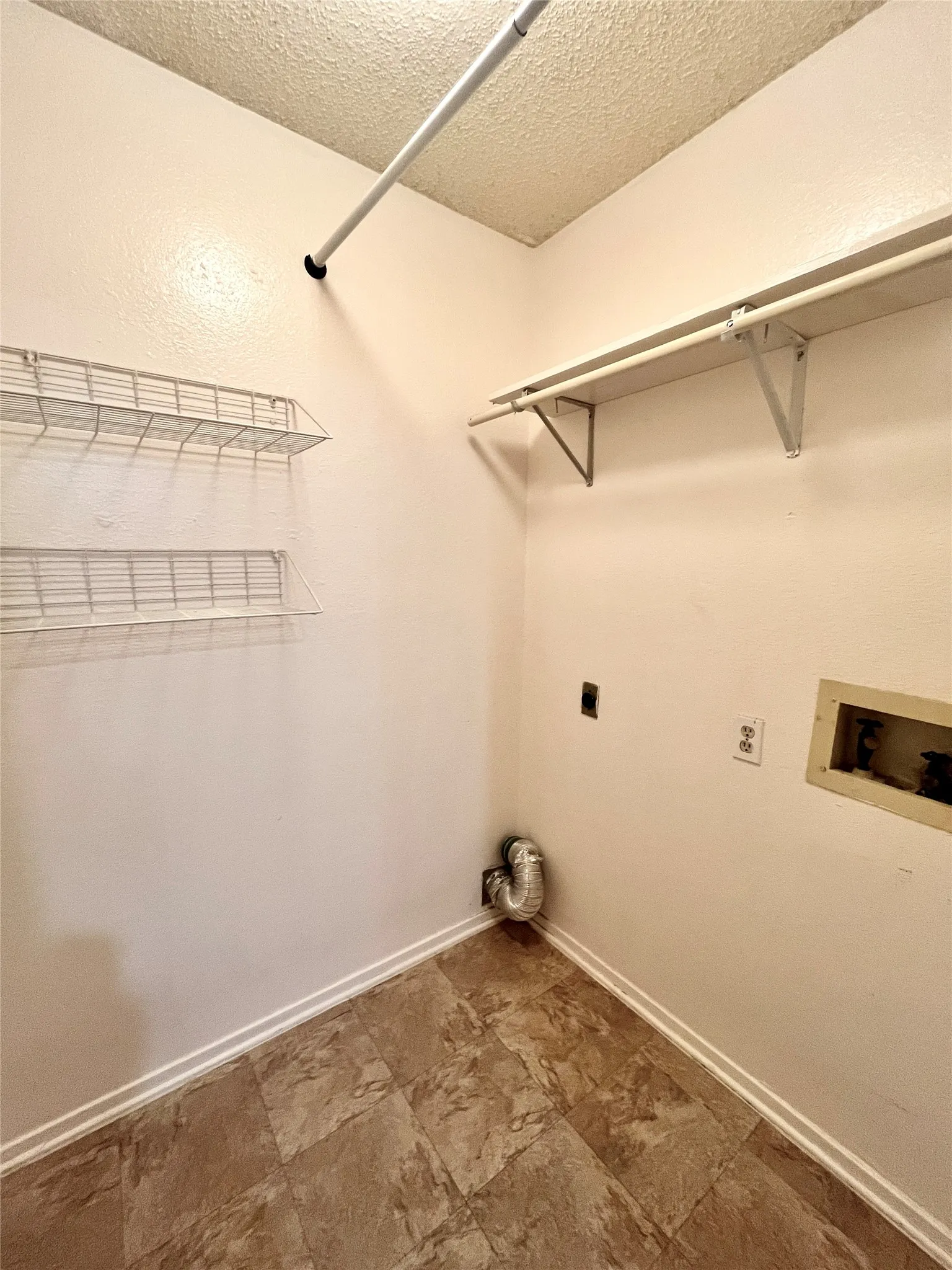 Duplex For Rent in Dallas County , 424 NW 23rd Street, Grand Prairie, Texas 75050, 2 Bedroom, 2 Bathroom, Garage spaces, 994 Sqft, built in 1981, mls#21382154, Real Estate Agent in Grand Prairie, Homes For Rent in Dallas county, Homes For Rent in Grand Prairie, Realtor in Grand Prairie Texas, Real Estate Brokerage Independent Realty Texas, Luminita Cordes Realtor