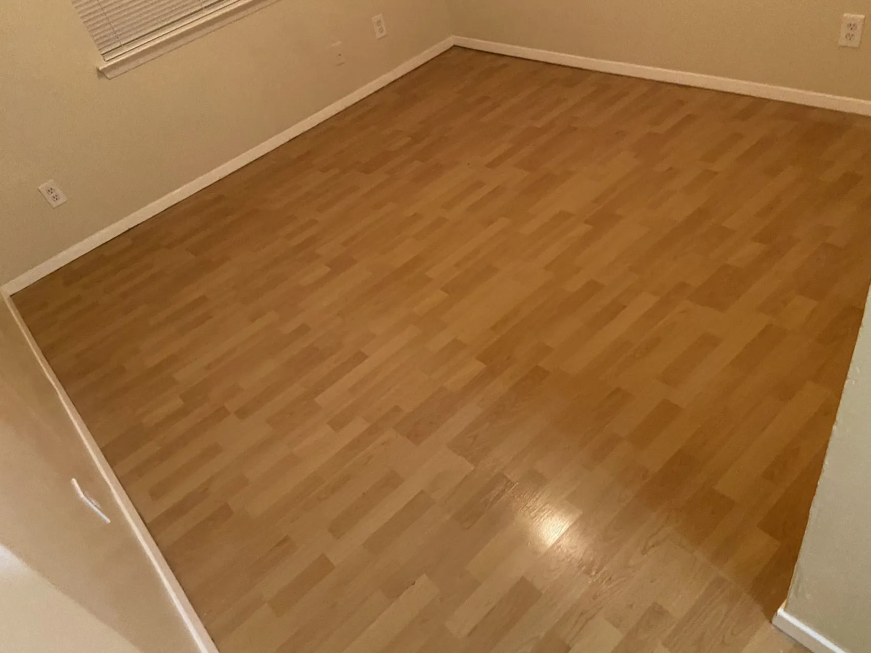 Single Family Residence For Rent in Dallas County , 616 W Grubb Drive, Mesquite, Texas 75149, 3 Bedroom, 2 Bathroom, Garage spaces, 1,296 Sqft, built in 1963, mls#21383488, Real Estate Agent in Mesquite, Homes For Rent in Dallas county, Homes For Rent in Mesquite, Realtor in Mesquite Texas, Real Estate Brokerage Independent Realty Texas, Luminita Cordes Realtor