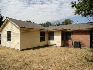 Single Family Residence For Rent in Dallas County , 616 W Grubb Drive, Mesquite, Texas 75149, 3 Bedroom, 2 Bathroom, Garage spaces, 1,296 Sqft, built in 1963, mls#21383488, Real Estate Agent in Mesquite, Homes For Rent in Dallas county, Homes For Rent in Mesquite, Realtor in Mesquite Texas, Real Estate Brokerage Independent Realty Texas, Luminita Cordes Realtor