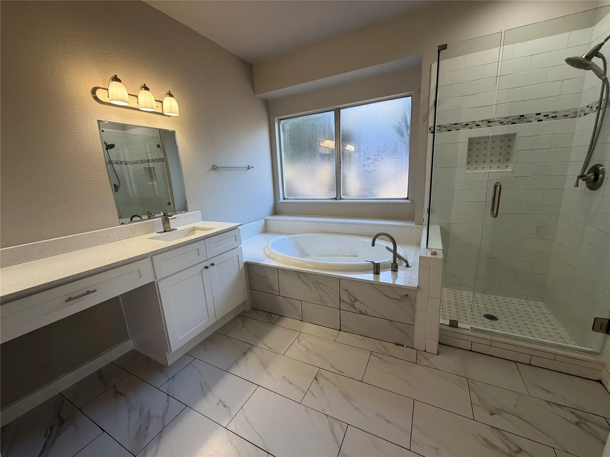 Single Family Residence For Rent in Denton County , 2300 Brooklake Street W, Denton, Texas 76207, 5 Bedroom, 4 Bathroom, 2 Garage spaces, 2,824 Sqft, built in 1990, mls#21383334, Real Estate Agent in Denton, Homes For Rent in Denton county, Homes For Rent in Denton, Realtor in Denton Texas, Real Estate Brokerage Independent Realty Texas, Luminita Cordes Realtor