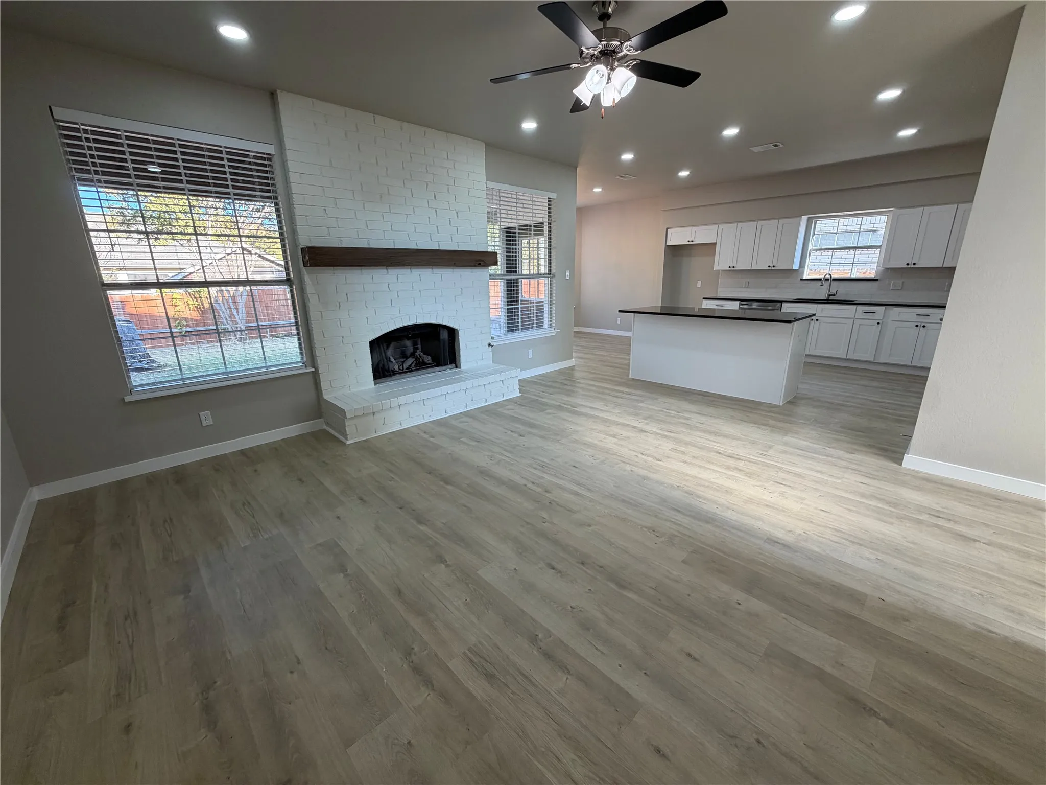 Single Family Residence For Rent in Denton County , 2300 Brooklake Street W, Denton, Texas 76207, 5 Bedroom, 4 Bathroom, 2 Garage spaces, 2,824 Sqft, built in 1990, mls#21383334, Real Estate Agent in Denton, Homes For Rent in Denton county, Homes For Rent in Denton, Realtor in Denton Texas, Real Estate Brokerage Independent Realty Texas, Luminita Cordes Realtor