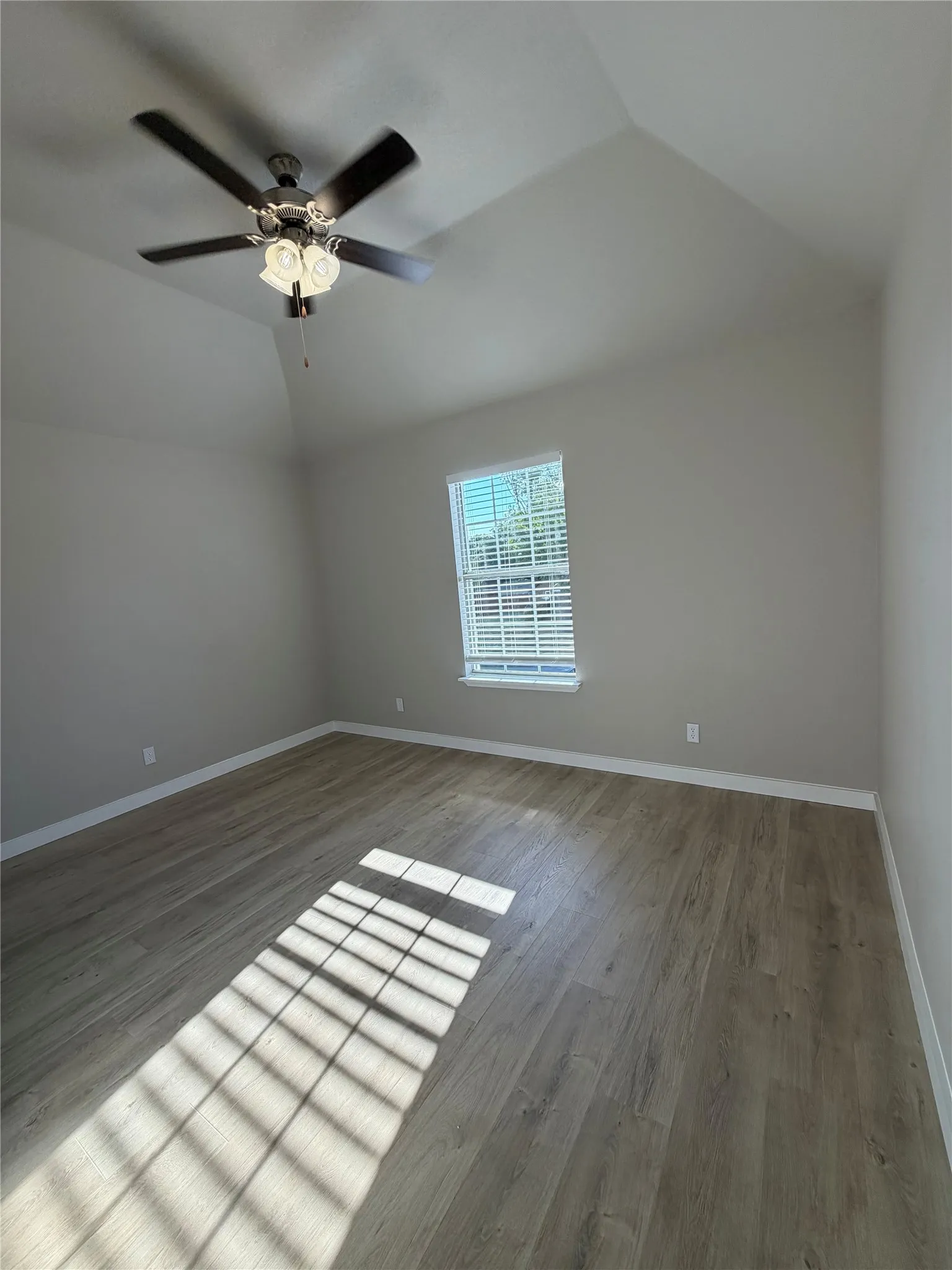 Single Family Residence For Rent in Denton County , 2300 Brooklake Street W, Denton, Texas 76207, 5 Bedroom, 4 Bathroom, 2 Garage spaces, 2,824 Sqft, built in 1990, mls#21383334, Real Estate Agent in Denton, Homes For Rent in Denton county, Homes For Rent in Denton, Realtor in Denton Texas, Real Estate Brokerage Independent Realty Texas, Luminita Cordes Realtor