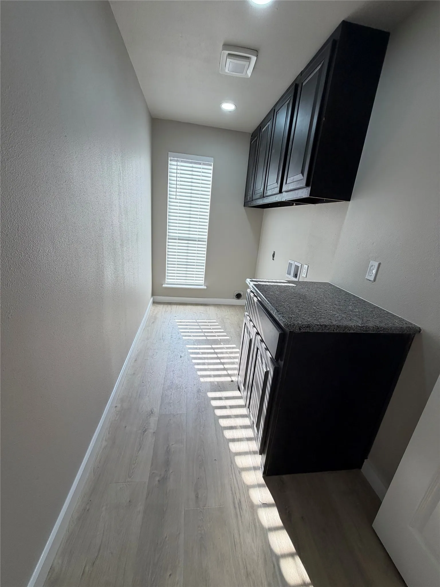 Single Family Residence For Rent in Denton County , 2300 Brooklake Street W, Denton, Texas 76207, 5 Bedroom, 4 Bathroom, 2 Garage spaces, 2,824 Sqft, built in 1990, mls#21383334, Real Estate Agent in Denton, Homes For Rent in Denton county, Homes For Rent in Denton, Realtor in Denton Texas, Real Estate Brokerage Independent Realty Texas, Luminita Cordes Realtor