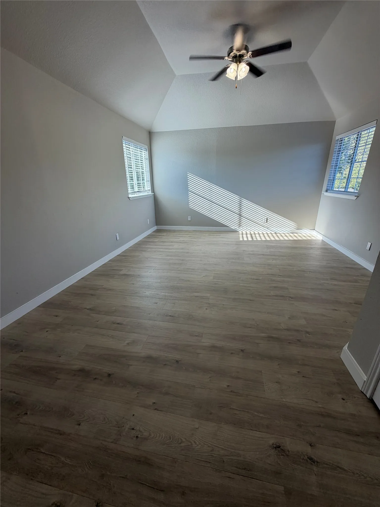 Single Family Residence For Rent in Denton County , 2300 Brooklake Street W, Denton, Texas 76207, 5 Bedroom, 4 Bathroom, 2 Garage spaces, 2,824 Sqft, built in 1990, mls#21383334, Real Estate Agent in Denton, Homes For Rent in Denton county, Homes For Rent in Denton, Realtor in Denton Texas, Real Estate Brokerage Independent Realty Texas, Luminita Cordes Realtor