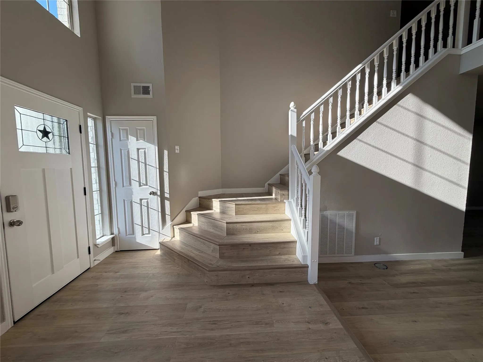 Single Family Residence For Rent in Denton County , 2300 Brooklake Street W, Denton, Texas 76207, 5 Bedroom, 4 Bathroom, 2 Garage spaces, 2,824 Sqft, built in 1990, mls#21383334, Real Estate Agent in Denton, Homes For Rent in Denton county, Homes For Rent in Denton, Realtor in Denton Texas, Real Estate Brokerage Independent Realty Texas, Luminita Cordes Realtor