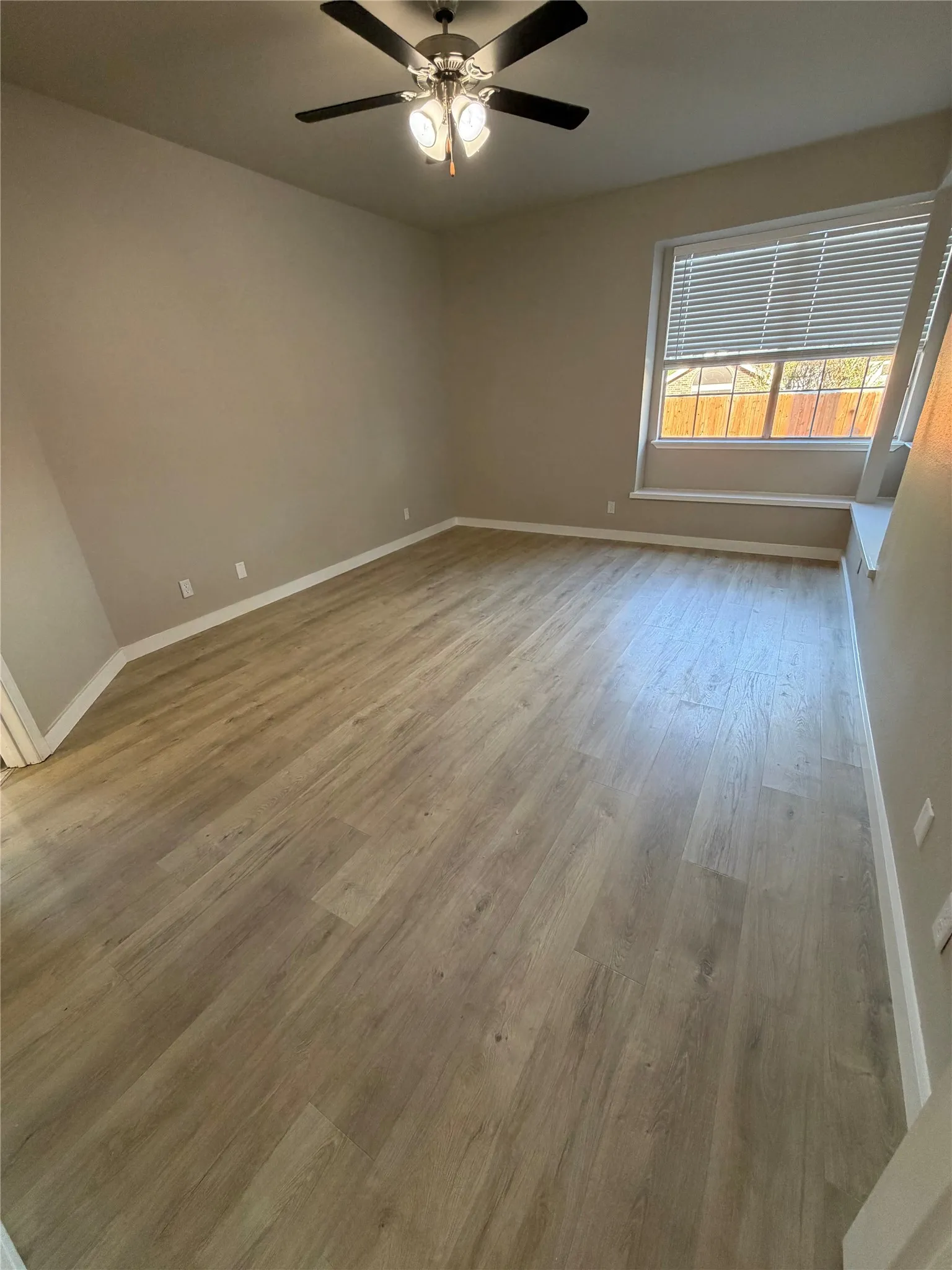 Single Family Residence For Rent in Denton County , 2300 Brooklake Street W, Denton, Texas 76207, 5 Bedroom, 4 Bathroom, 2 Garage spaces, 2,824 Sqft, built in 1990, mls#21383334, Real Estate Agent in Denton, Homes For Rent in Denton county, Homes For Rent in Denton, Realtor in Denton Texas, Real Estate Brokerage Independent Realty Texas, Luminita Cordes Realtor