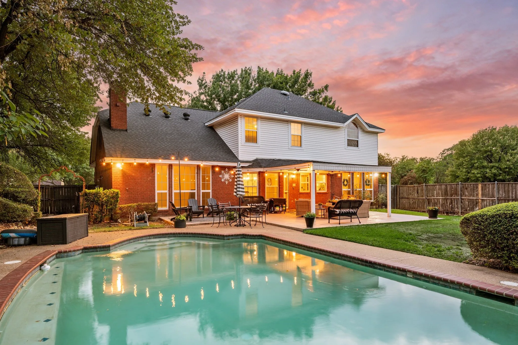 Single Family Residence For Sale in Tarrant County , 510 Anthony Drive, Euless, Texas 76039, 4 Bedroom, 3 Bathroom, 2 Garage spaces, 3,177 Sqft, built in 1989, mls#21382950, Real Estate Agent in Euless, Homes For Sale in Tarrant county, Homes For Sale in Euless, Realtor in Euless Texas, Real Estate Brokerage Independent Realty Texas, Luminita Cordes Realtor