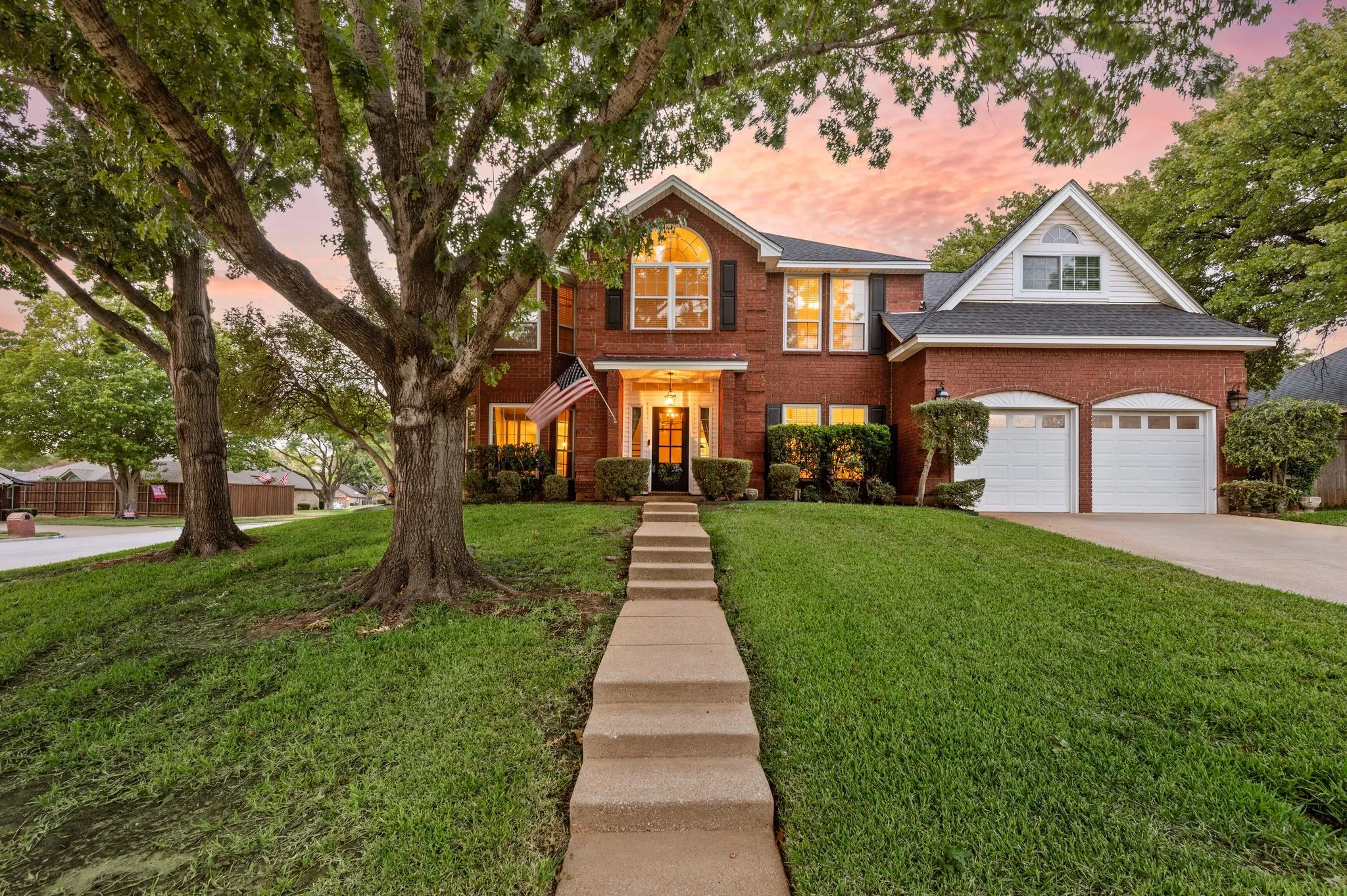 Single Family Residence For Sale in Tarrant County , 510 Anthony Drive, Euless, Texas 76039, 4 Bedroom, 3 Bathroom, 2 Garage spaces, 3,177 Sqft, built in 1989, mls#21382950, Real Estate Agent in Euless, Homes For Sale in Tarrant county, Homes For Sale in Euless, Realtor in Euless Texas, Real Estate Brokerage Independent Realty Texas, Luminita Cordes Realtor