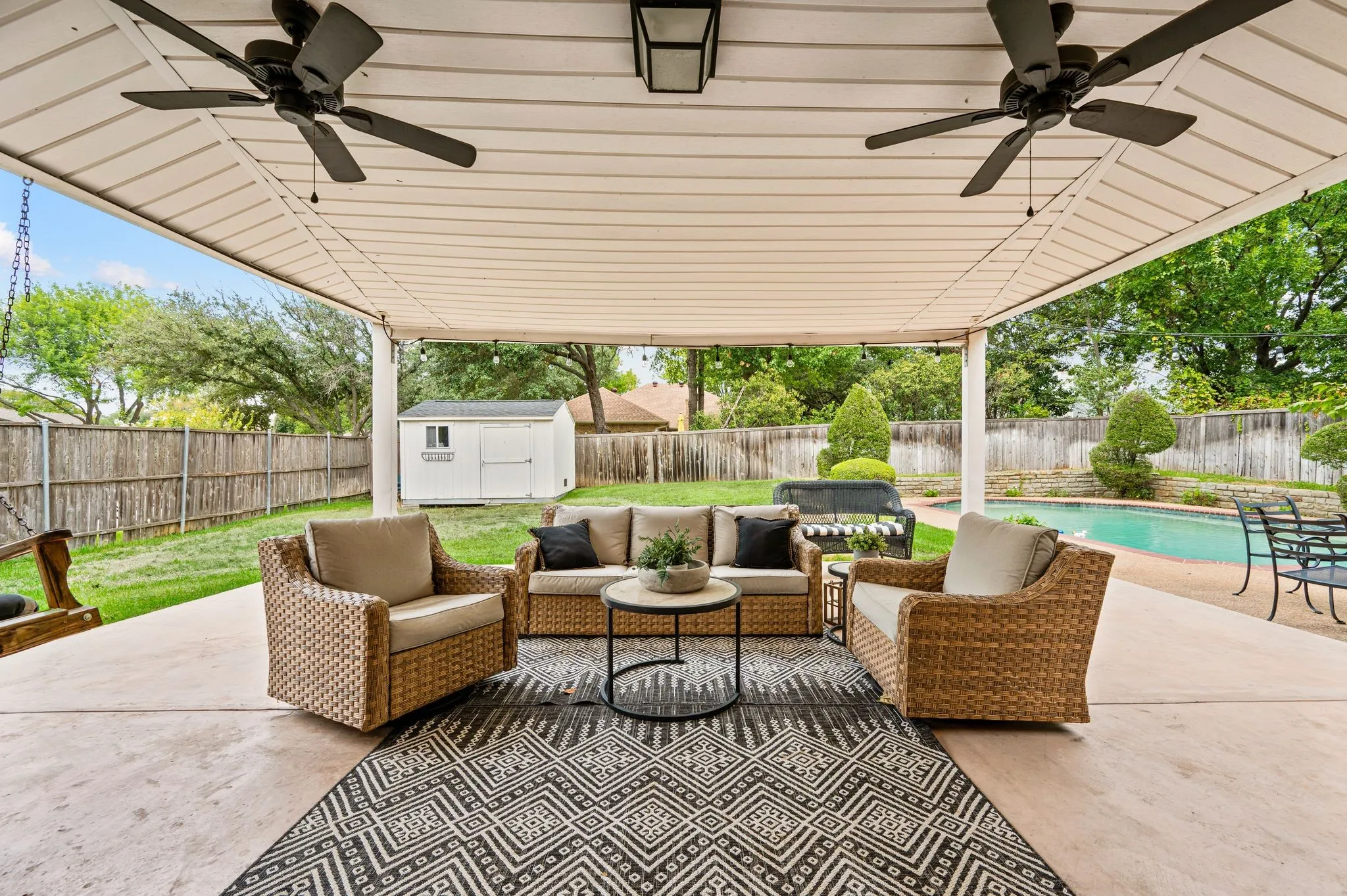 Single Family Residence For Sale in Tarrant County , 510 Anthony Drive, Euless, Texas 76039, 4 Bedroom, 3 Bathroom, 2 Garage spaces, 3,177 Sqft, built in 1989, mls#21382950, Real Estate Agent in Euless, Homes For Sale in Tarrant county, Homes For Sale in Euless, Realtor in Euless Texas, Real Estate Brokerage Independent Realty Texas, Luminita Cordes Realtor