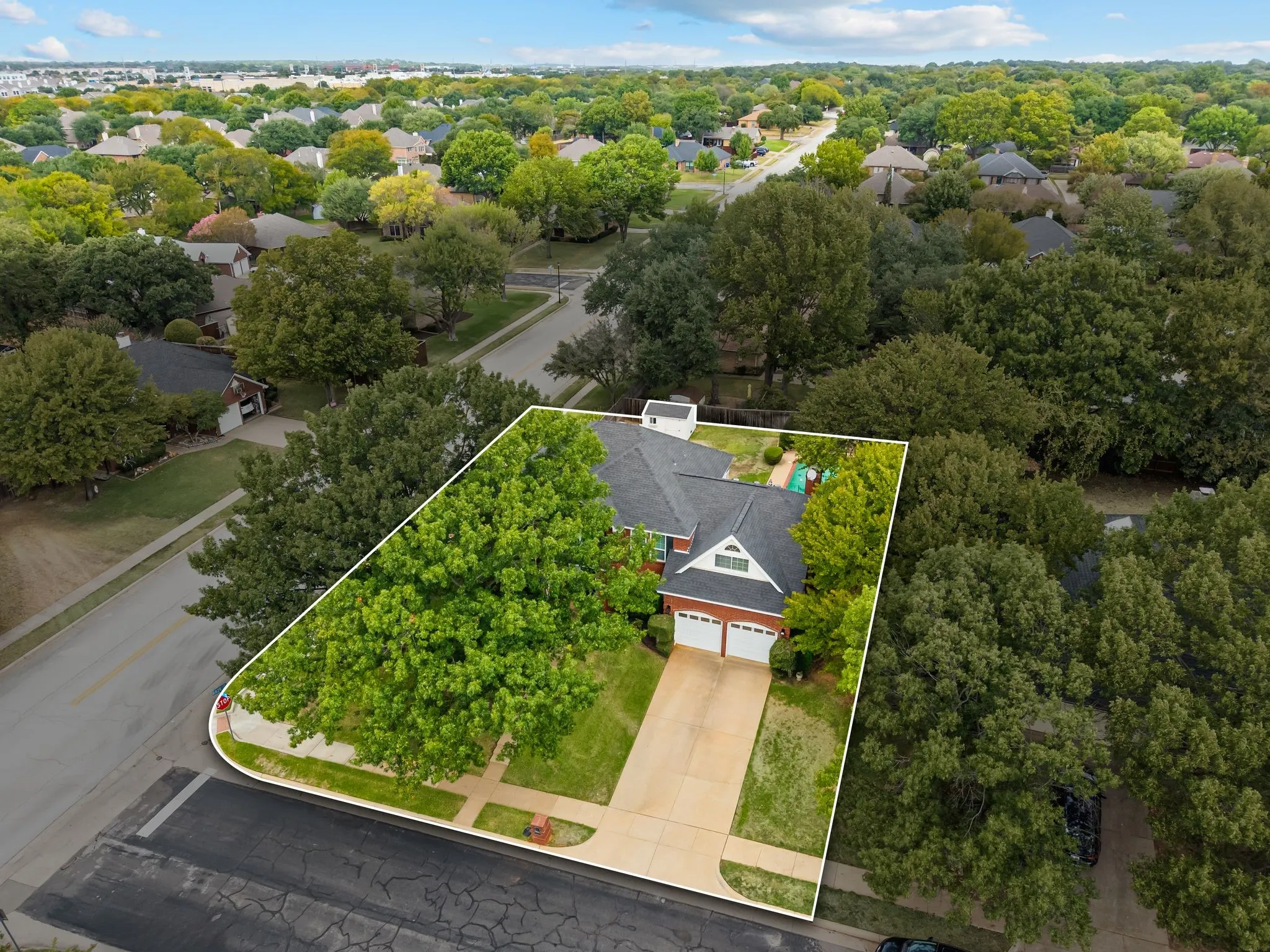 Single Family Residence For Sale in Tarrant County , 510 Anthony Drive, Euless, Texas 76039, 4 Bedroom, 3 Bathroom, 2 Garage spaces, 3,177 Sqft, built in 1989, mls#21382950, Real Estate Agent in Euless, Homes For Sale in Tarrant county, Homes For Sale in Euless, Realtor in Euless Texas, Real Estate Brokerage Independent Realty Texas, Luminita Cordes Realtor