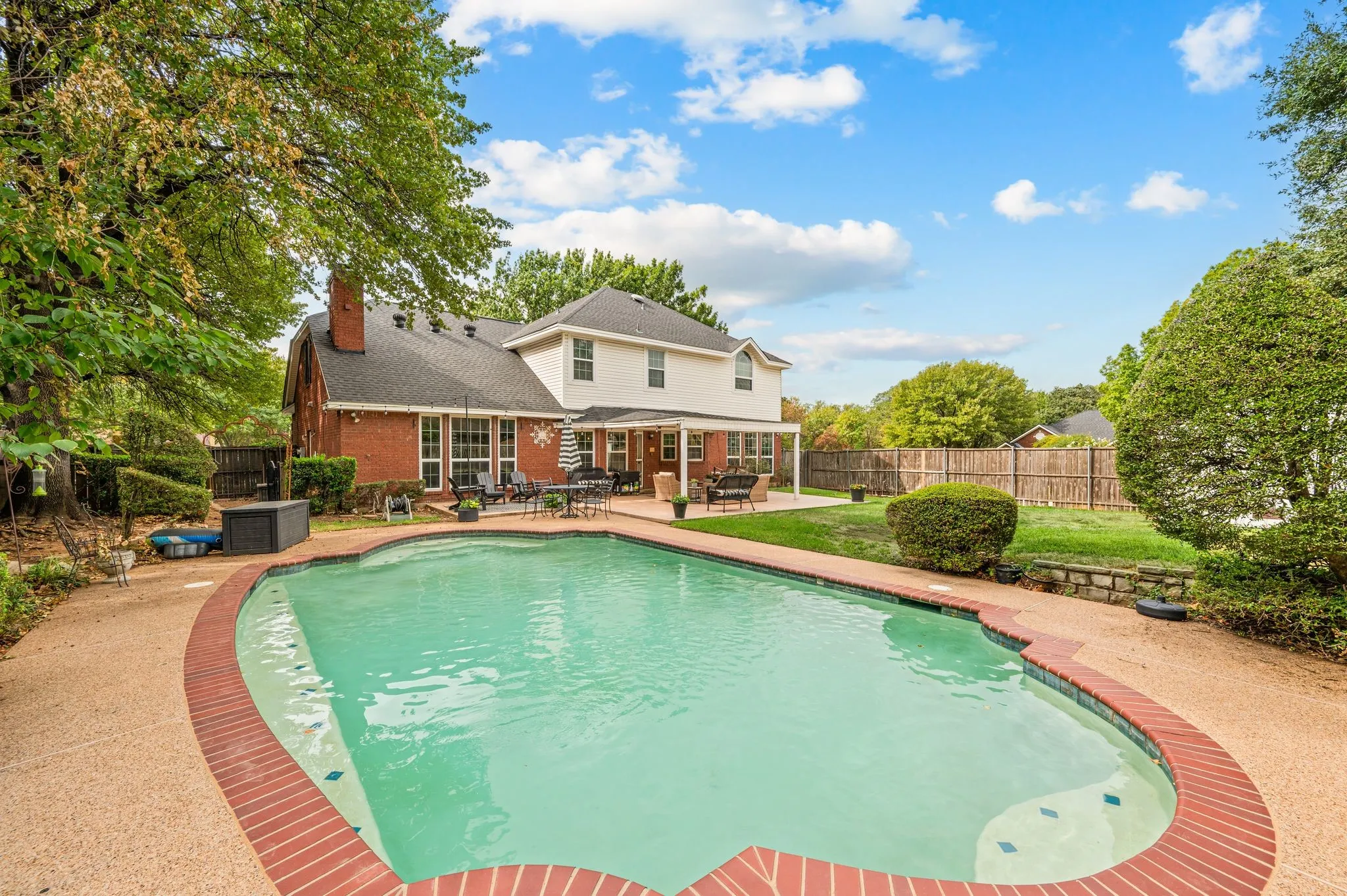 Single Family Residence For Sale in Tarrant County , 510 Anthony Drive, Euless, Texas 76039, 4 Bedroom, 3 Bathroom, 2 Garage spaces, 3,177 Sqft, built in 1989, mls#21382950, Real Estate Agent in Euless, Homes For Sale in Tarrant county, Homes For Sale in Euless, Realtor in Euless Texas, Real Estate Brokerage Independent Realty Texas, Luminita Cordes Realtor