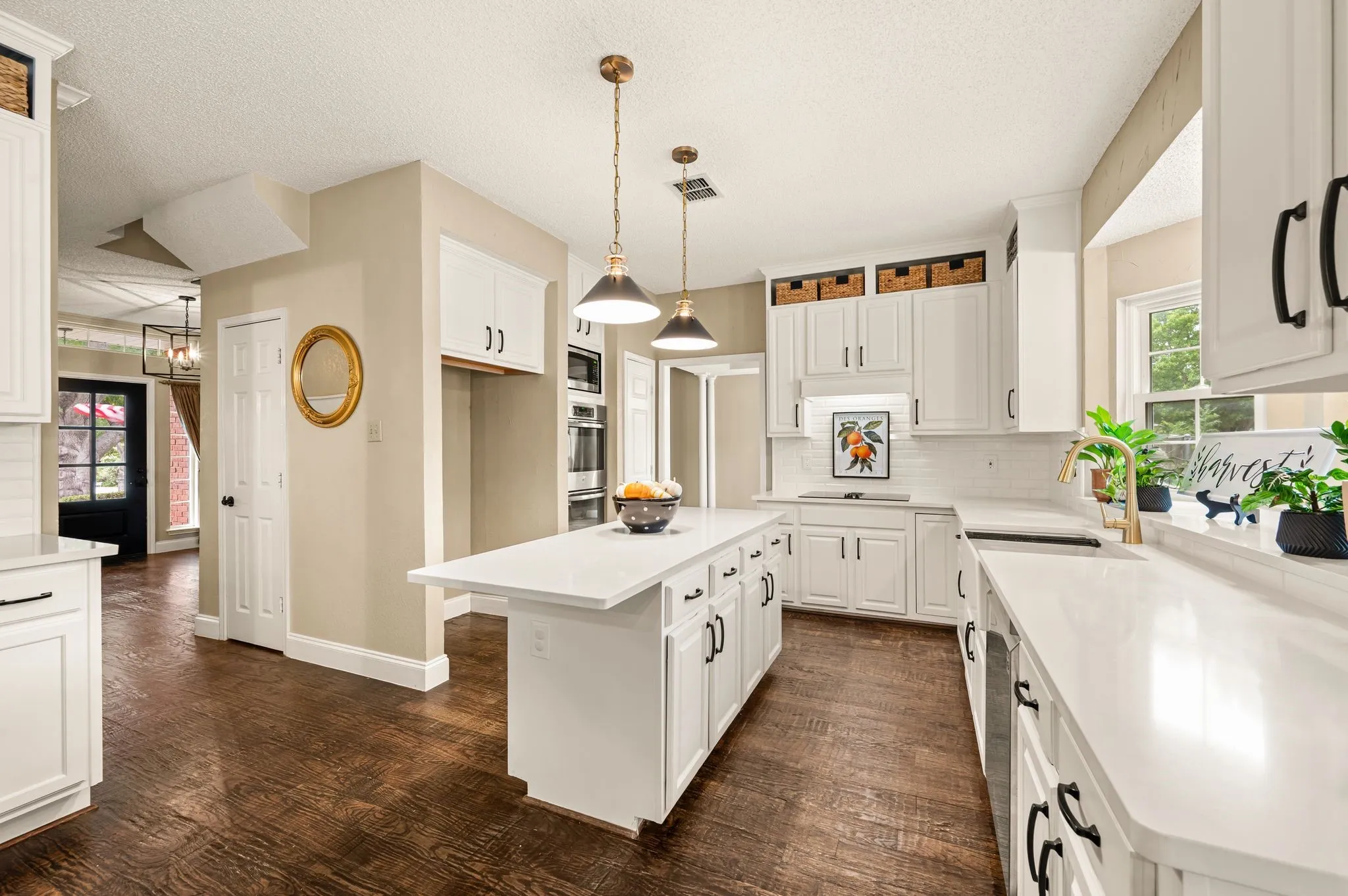 Single Family Residence For Sale in Tarrant County , 510 Anthony Drive, Euless, Texas 76039, 4 Bedroom, 3 Bathroom, 2 Garage spaces, 3,177 Sqft, built in 1989, mls#21382950, Real Estate Agent in Euless, Homes For Sale in Tarrant county, Homes For Sale in Euless, Realtor in Euless Texas, Real Estate Brokerage Independent Realty Texas, Luminita Cordes Realtor