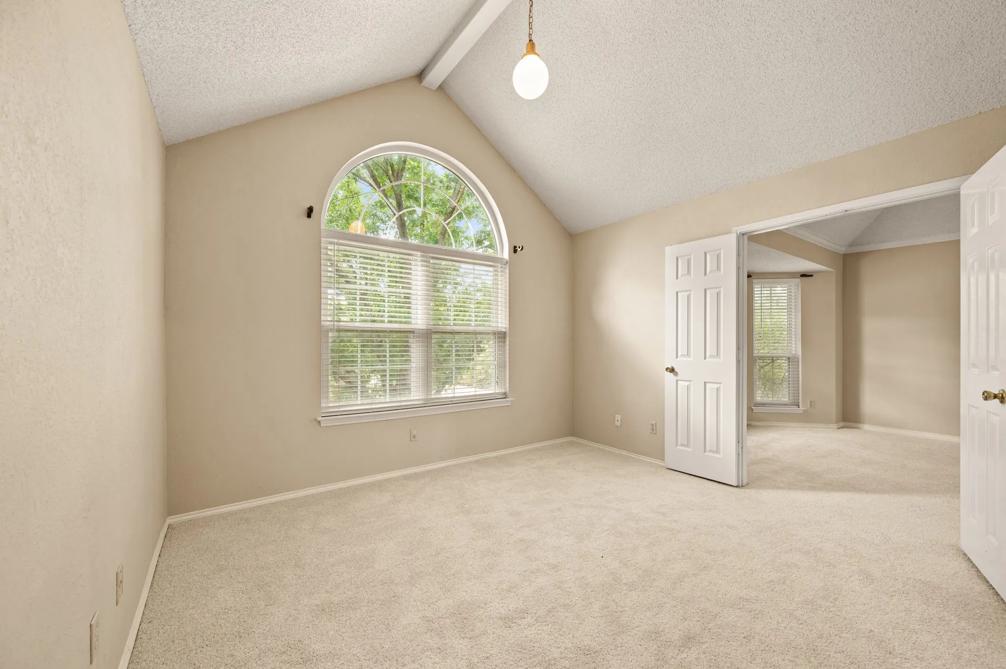 Single Family Residence For Sale in Tarrant County , 510 Anthony Drive, Euless, Texas 76039, 4 Bedroom, 3 Bathroom, 2 Garage spaces, 3,177 Sqft, built in 1989, mls#21382950, Real Estate Agent in Euless, Homes For Sale in Tarrant county, Homes For Sale in Euless, Realtor in Euless Texas, Real Estate Brokerage Independent Realty Texas, Luminita Cordes Realtor
