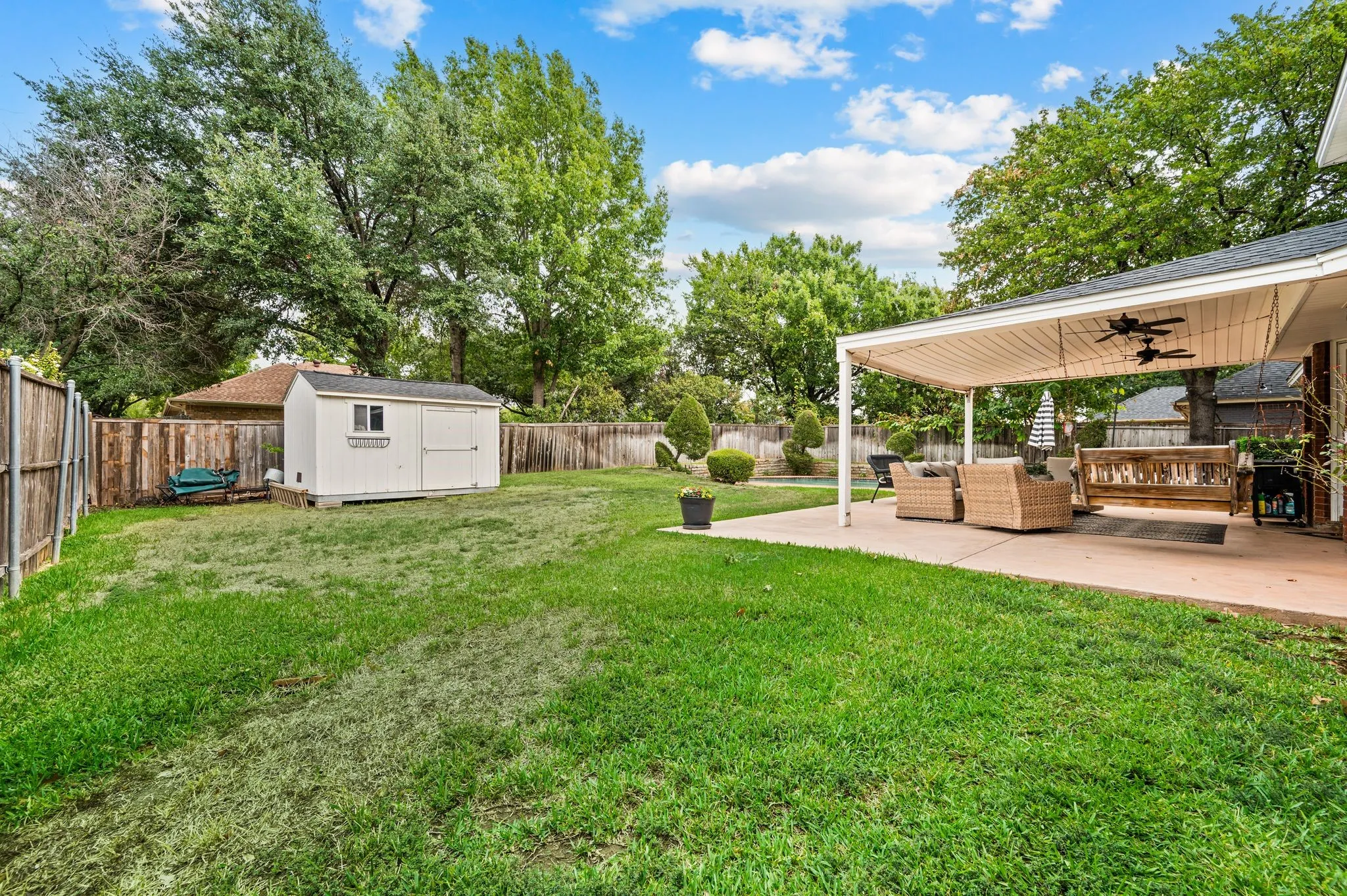Single Family Residence For Sale in Tarrant County , 510 Anthony Drive, Euless, Texas 76039, 4 Bedroom, 3 Bathroom, 2 Garage spaces, 3,177 Sqft, built in 1989, mls#21382950, Real Estate Agent in Euless, Homes For Sale in Tarrant county, Homes For Sale in Euless, Realtor in Euless Texas, Real Estate Brokerage Independent Realty Texas, Luminita Cordes Realtor