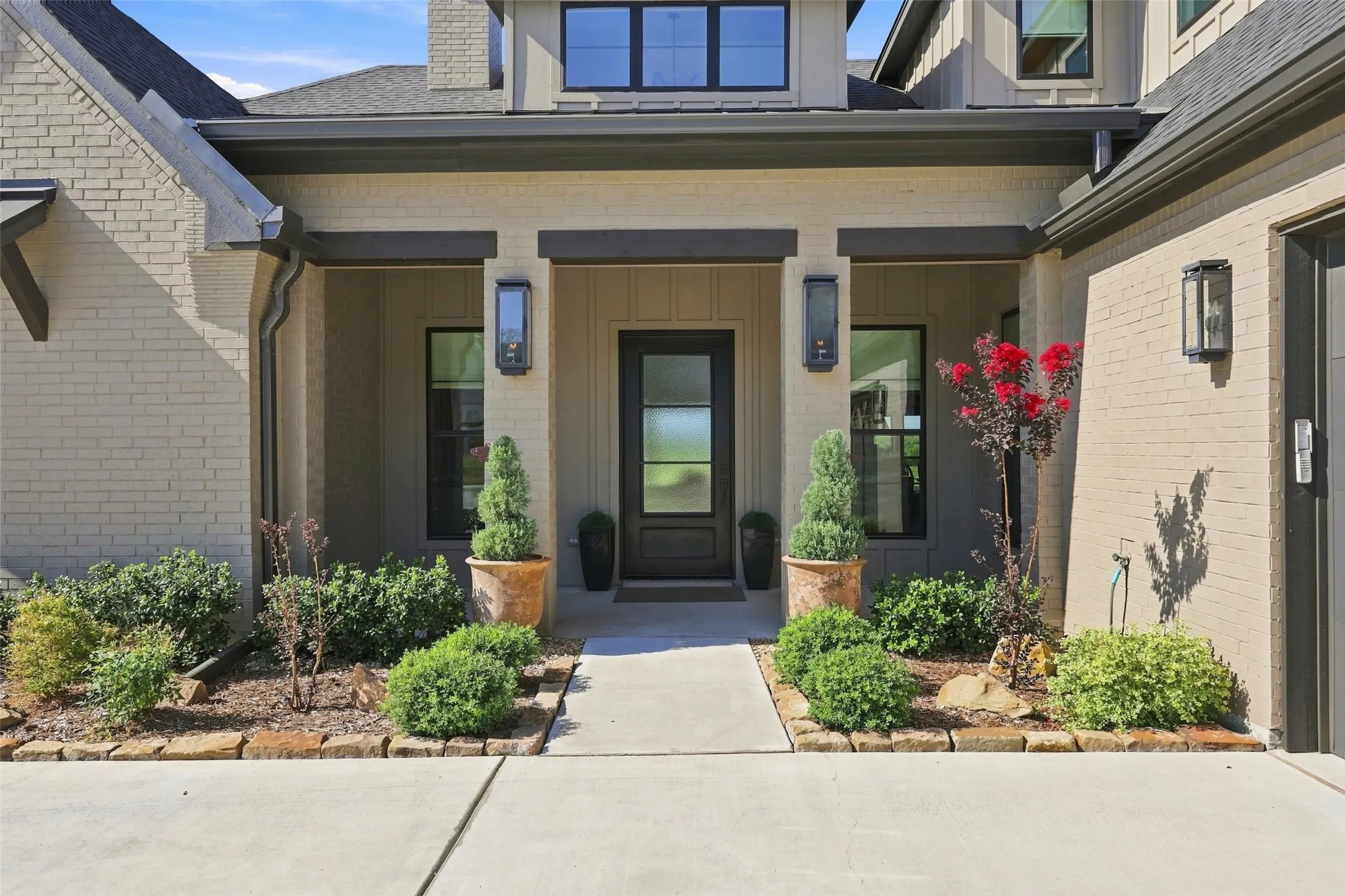 Single Family Residence For Sale in Parker County , 1245 Crown Valley Drive, Weatherford, Texas 76087, 4 Bedroom, 4 Bathroom, 2 Garage spaces, 2,865 Sqft, built in 2020, mls#21382811, Real Estate Agent in Weatherford, Homes For Sale in Parker county, Homes For Sale in Weatherford, Realtor in Weatherford Texas, Real Estate Brokerage Independent Realty Texas, Luminita Cordes Realtor