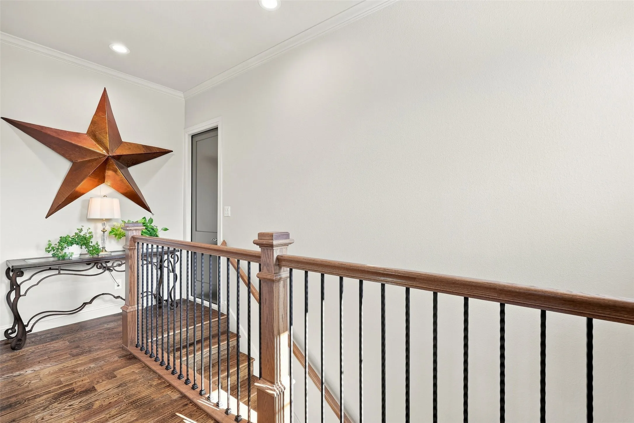Single Family Residence For Sale in Parker County , 1245 Crown Valley Drive, Weatherford, Texas 76087, 4 Bedroom, 4 Bathroom, 2 Garage spaces, 2,865 Sqft, built in 2020, mls#21382811, Real Estate Agent in Weatherford, Homes For Sale in Parker county, Homes For Sale in Weatherford, Realtor in Weatherford Texas, Real Estate Brokerage Independent Realty Texas, Luminita Cordes Realtor