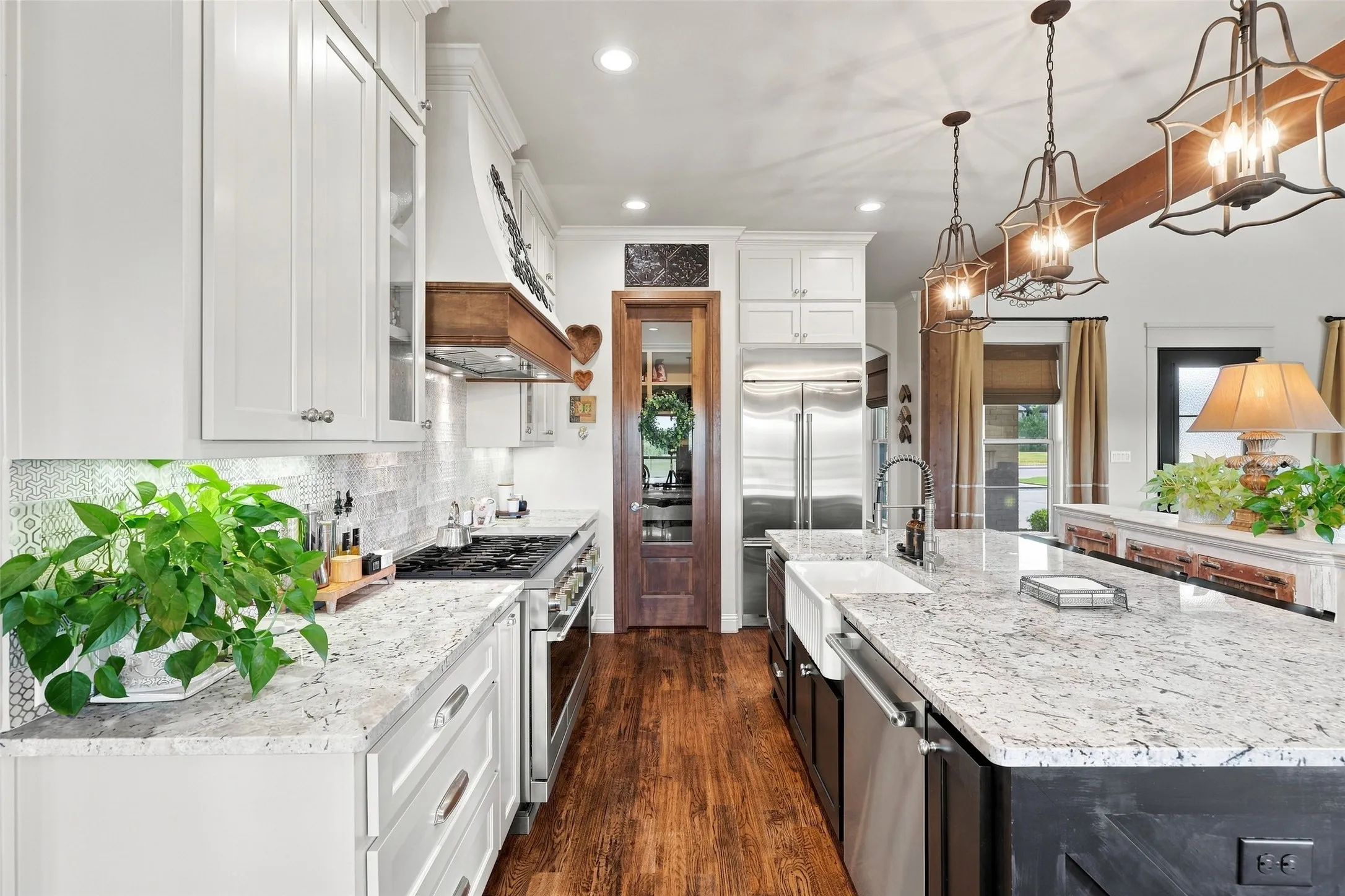 Single Family Residence For Sale in Parker County , 1245 Crown Valley Drive, Weatherford, Texas 76087, 4 Bedroom, 4 Bathroom, 2 Garage spaces, 2,865 Sqft, built in 2020, mls#21382811, Real Estate Agent in Weatherford, Homes For Sale in Parker county, Homes For Sale in Weatherford, Realtor in Weatherford Texas, Real Estate Brokerage Independent Realty Texas, Luminita Cordes Realtor