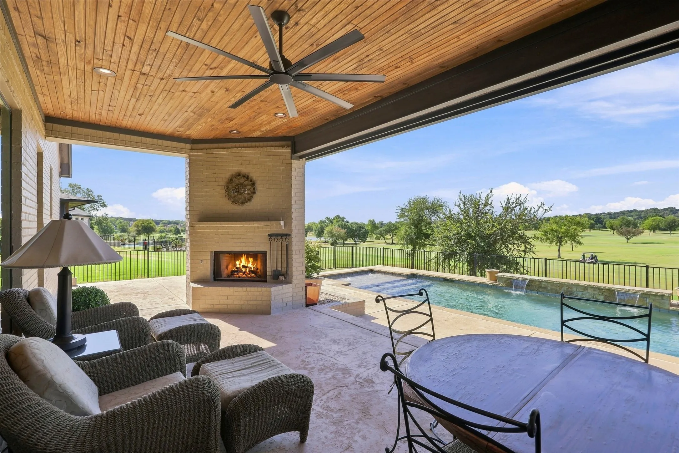 Single Family Residence For Sale in Parker County , 1245 Crown Valley Drive, Weatherford, Texas 76087, 4 Bedroom, 4 Bathroom, 2 Garage spaces, 2,865 Sqft, built in 2020, mls#21382811, Real Estate Agent in Weatherford, Homes For Sale in Parker county, Homes For Sale in Weatherford, Realtor in Weatherford Texas, Real Estate Brokerage Independent Realty Texas, Luminita Cordes Realtor