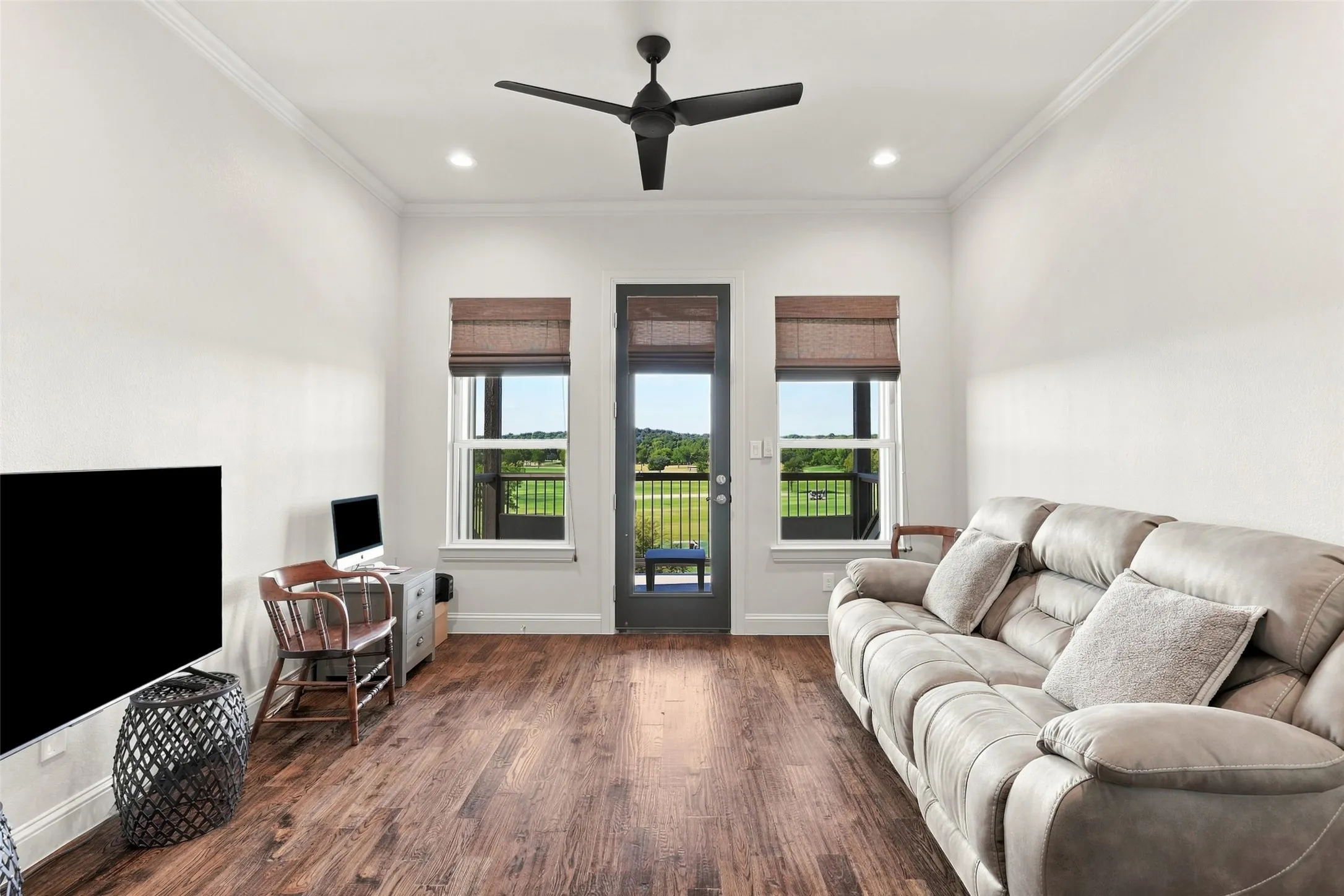 Single Family Residence For Sale in Parker County , 1245 Crown Valley Drive, Weatherford, Texas 76087, 4 Bedroom, 4 Bathroom, 2 Garage spaces, 2,865 Sqft, built in 2020, mls#21382811, Real Estate Agent in Weatherford, Homes For Sale in Parker county, Homes For Sale in Weatherford, Realtor in Weatherford Texas, Real Estate Brokerage Independent Realty Texas, Luminita Cordes Realtor