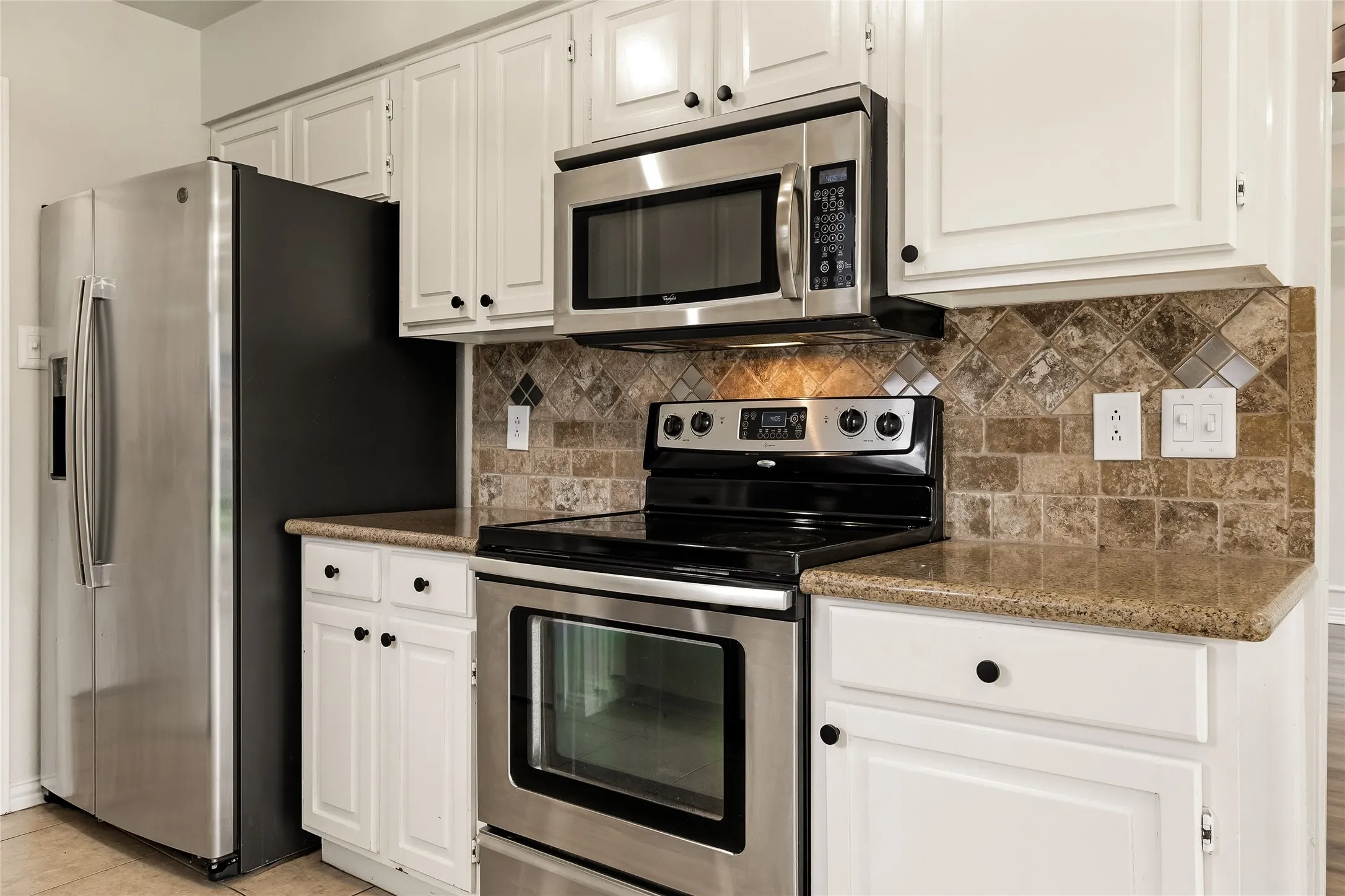 Single Family Residence For Sale in Dallas County , 2713 Yale Drive, Rowlett, Texas 75088, 3 Bedroom, 2 Bathroom, 2 Garage spaces, 1,345 Sqft, built in 1984, mls#21381166, Real Estate Agent in Rowlett, Homes For Sale in Dallas county, Homes For Sale in Rowlett, Realtor in Rowlett Texas, Real Estate Brokerage Independent Realty Texas, Luminita Cordes Realtor