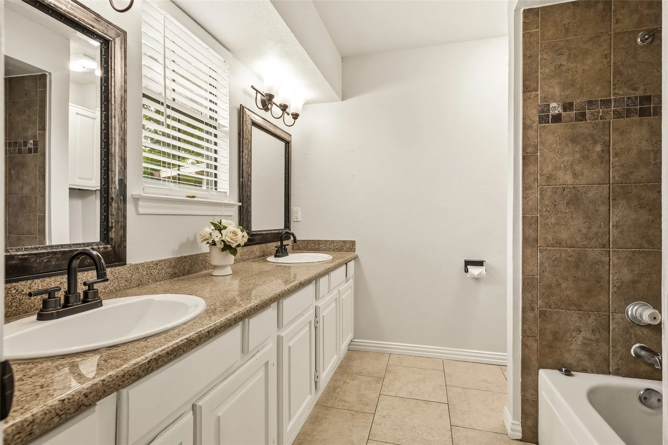 Single Family Residence For Sale in Dallas County , 2713 Yale Drive, Rowlett, Texas 75088, 3 Bedroom, 2 Bathroom, 2 Garage spaces, 1,345 Sqft, built in 1984, mls#21381166, Real Estate Agent in Rowlett, Homes For Sale in Dallas county, Homes For Sale in Rowlett, Realtor in Rowlett Texas, Real Estate Brokerage Independent Realty Texas, Luminita Cordes Realtor