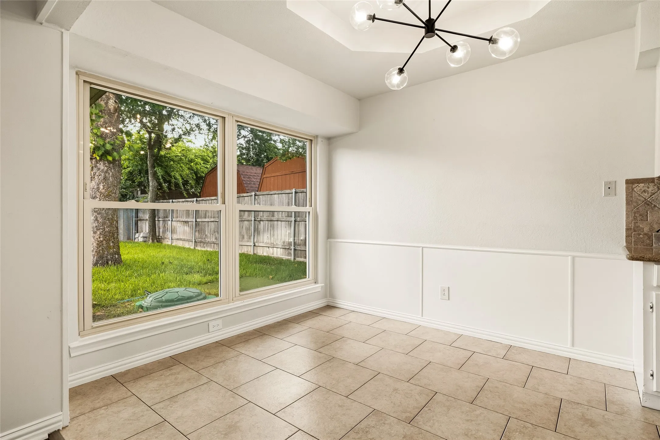 Single Family Residence For Sale in Dallas County , 2713 Yale Drive, Rowlett, Texas 75088, 3 Bedroom, 2 Bathroom, 2 Garage spaces, 1,345 Sqft, built in 1984, mls#21381166, Real Estate Agent in Rowlett, Homes For Sale in Dallas county, Homes For Sale in Rowlett, Realtor in Rowlett Texas, Real Estate Brokerage Independent Realty Texas, Luminita Cordes Realtor