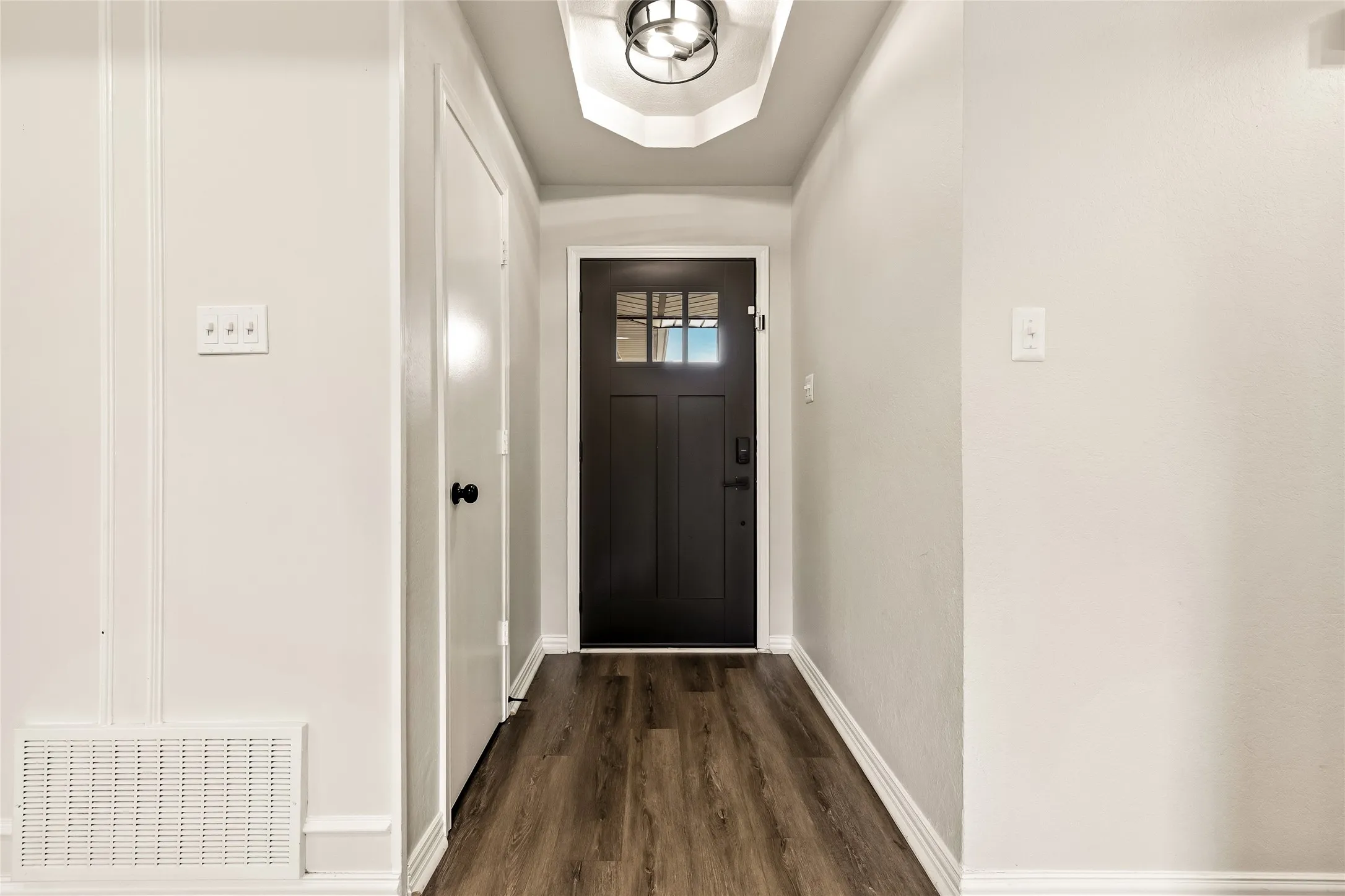 Foyer with coat closet