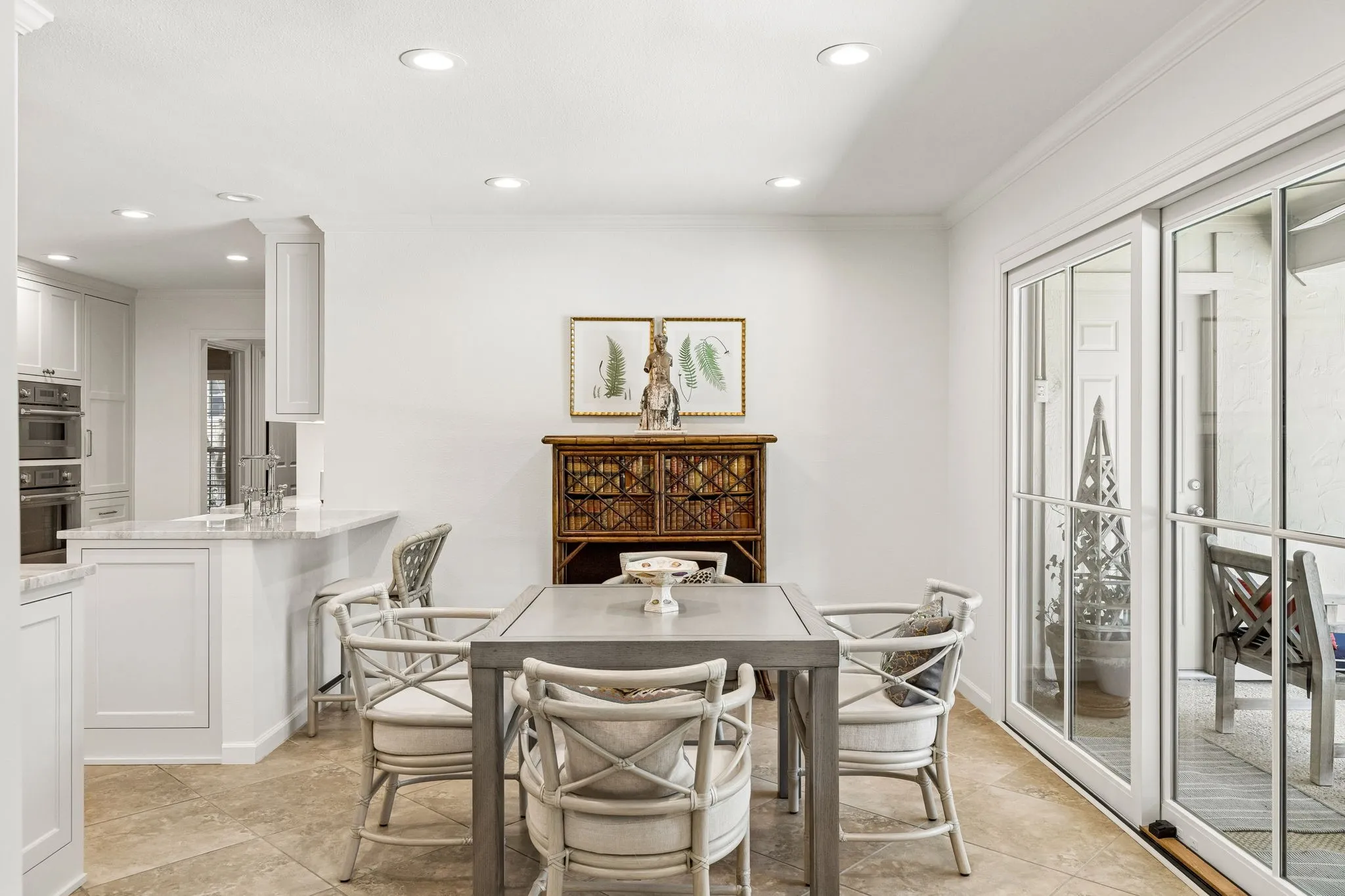 Single Family Residence For Sale in Collin County , 234 Shady Hill Drive, Richardson, Texas 75080, 4 Bedroom, 4 Bathroom, 2 Garage spaces, 2,932 Sqft, built in 1978, mls#21381864, Real Estate Agent in Richardson, Homes For Sale in Collin county, Homes For Sale in Richardson, Realtor in Richardson Texas, Real Estate Brokerage Independent Realty Texas, Luminita Cordes Realtor
