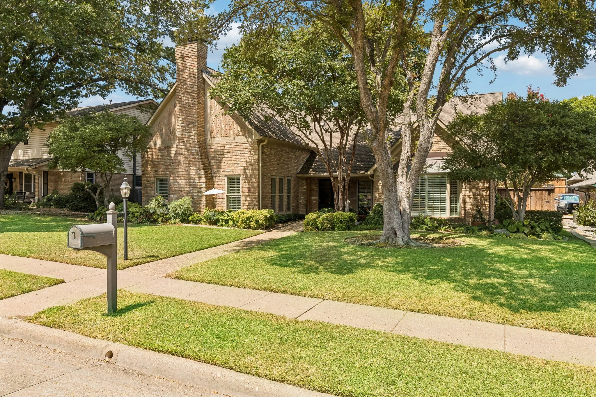 Single Family Residence For Sale in Collin County , 234 Shady Hill Drive, Richardson, Texas 75080, 4 Bedroom, 4 Bathroom, 2 Garage spaces, 2,932 Sqft, built in 1978, mls#21381864, Real Estate Agent in Richardson, Homes For Sale in Collin county, Homes For Sale in Richardson, Realtor in Richardson Texas, Real Estate Brokerage Independent Realty Texas, Luminita Cordes Realtor