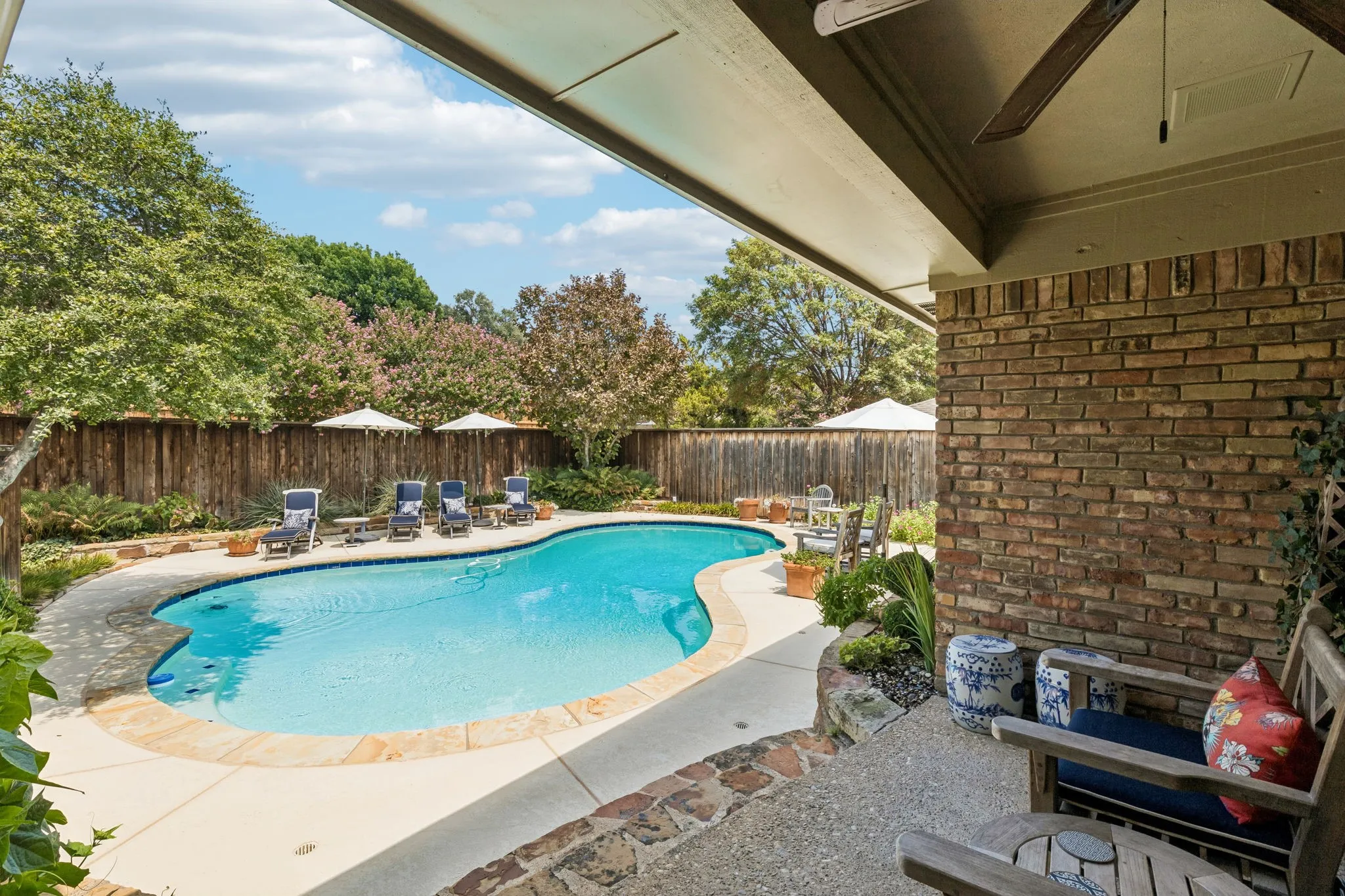 Single Family Residence For Sale in Collin County , 234 Shady Hill Drive, Richardson, Texas 75080, 4 Bedroom, 4 Bathroom, 2 Garage spaces, 2,932 Sqft, built in 1978, mls#21381864, Real Estate Agent in Richardson, Homes For Sale in Collin county, Homes For Sale in Richardson, Realtor in Richardson Texas, Real Estate Brokerage Independent Realty Texas, Luminita Cordes Realtor