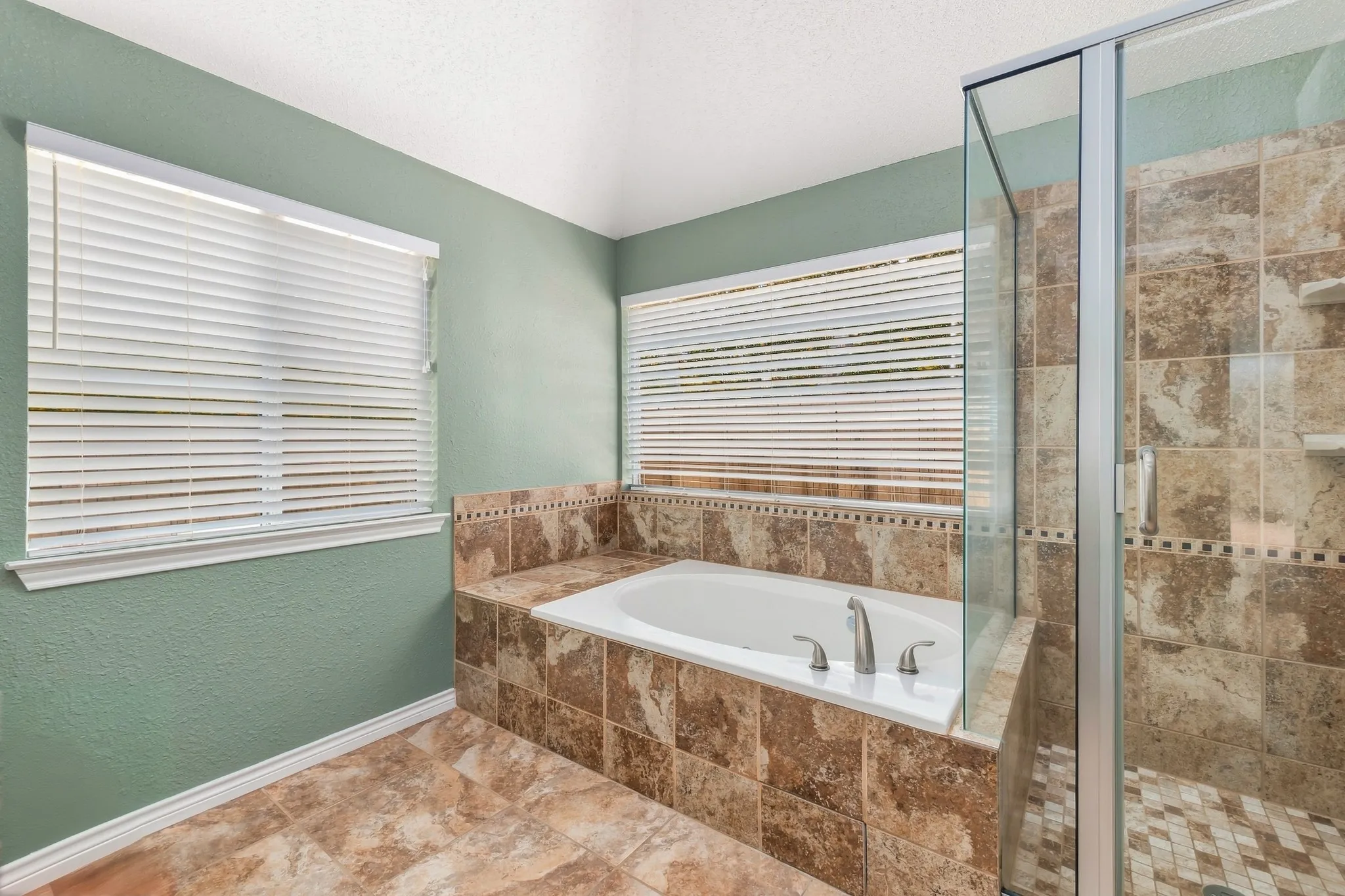 Single Family Residence For Sale in Tarrant County , 5906 Polo Club Drive, Arlington, Texas 76017, 4 Bedroom, 2 Bathroom, 2 Garage spaces, 1,832 Sqft, built in 1985, mls#21378489, Real Estate Agent in Arlington, Homes For Sale in Tarrant county, Homes For Sale in Arlington, Realtor in Arlington Texas, Real Estate Brokerage Independent Realty Texas, Luminita Cordes Realtor