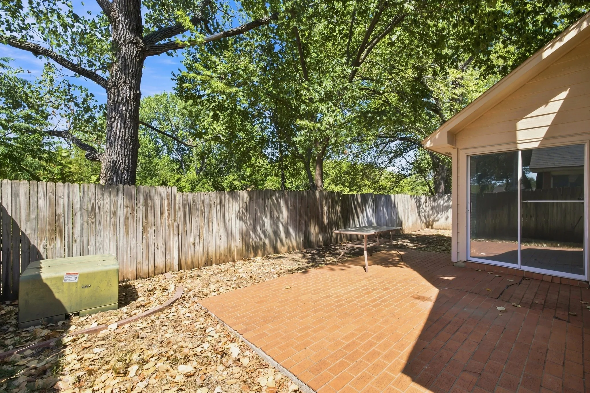 Single Family Residence For Sale in Tarrant County , 5906 Polo Club Drive, Arlington, Texas 76017, 4 Bedroom, 2 Bathroom, 2 Garage spaces, 1,832 Sqft, built in 1985, mls#21378489, Real Estate Agent in Arlington, Homes For Sale in Tarrant county, Homes For Sale in Arlington, Realtor in Arlington Texas, Real Estate Brokerage Independent Realty Texas, Luminita Cordes Realtor