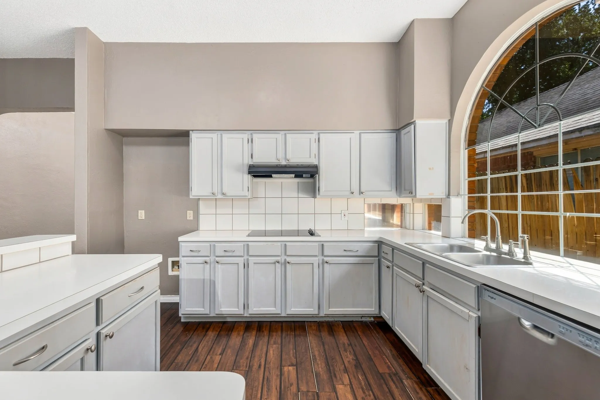 Single Family Residence For Sale in Tarrant County , 5906 Polo Club Drive, Arlington, Texas 76017, 4 Bedroom, 2 Bathroom, 2 Garage spaces, 1,832 Sqft, built in 1985, mls#21378489, Real Estate Agent in Arlington, Homes For Sale in Tarrant county, Homes For Sale in Arlington, Realtor in Arlington Texas, Real Estate Brokerage Independent Realty Texas, Luminita Cordes Realtor
