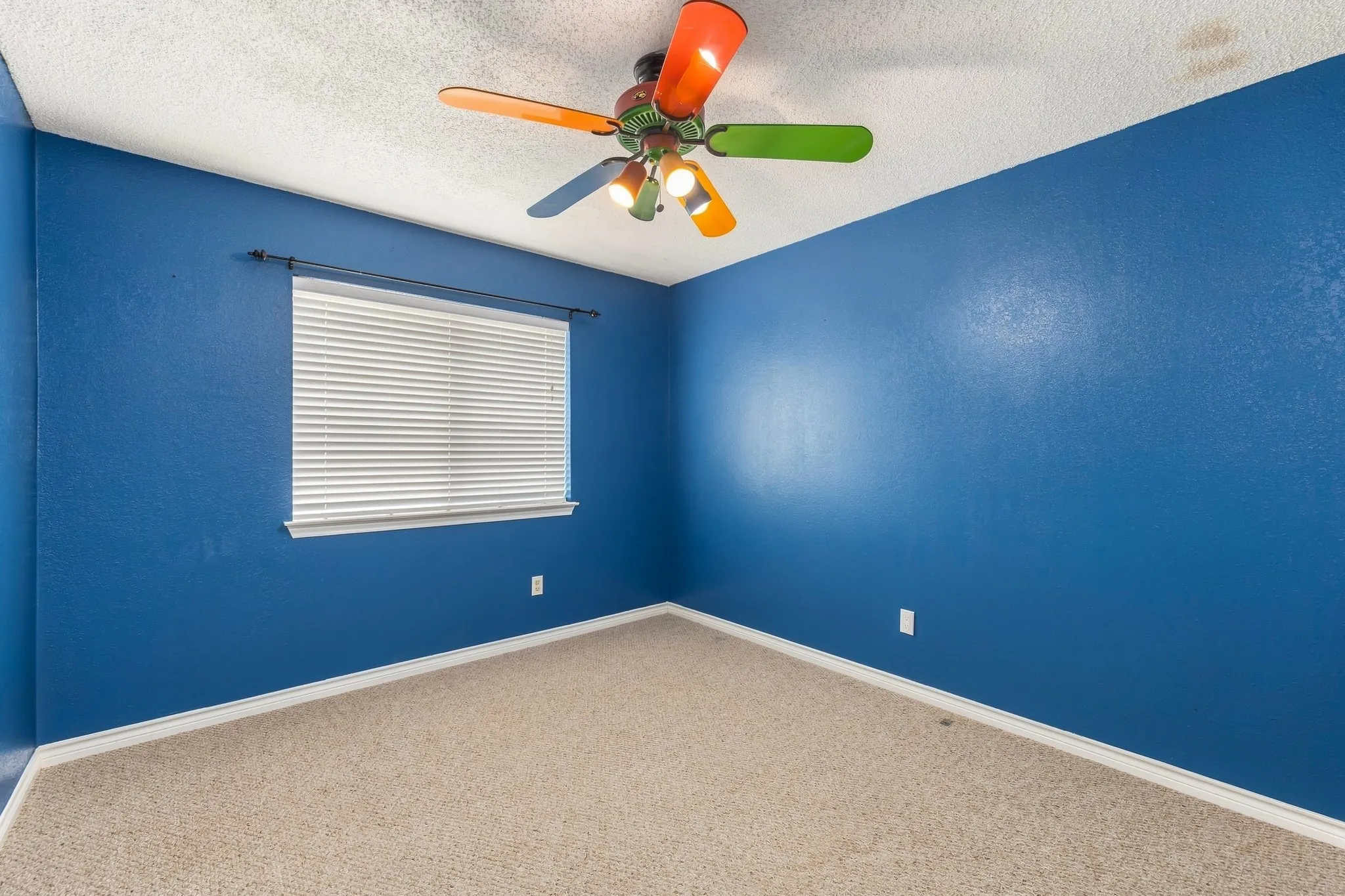 Single Family Residence For Sale in Tarrant County , 5906 Polo Club Drive, Arlington, Texas 76017, 4 Bedroom, 2 Bathroom, 2 Garage spaces, 1,832 Sqft, built in 1985, mls#21378489, Real Estate Agent in Arlington, Homes For Sale in Tarrant county, Homes For Sale in Arlington, Realtor in Arlington Texas, Real Estate Brokerage Independent Realty Texas, Luminita Cordes Realtor