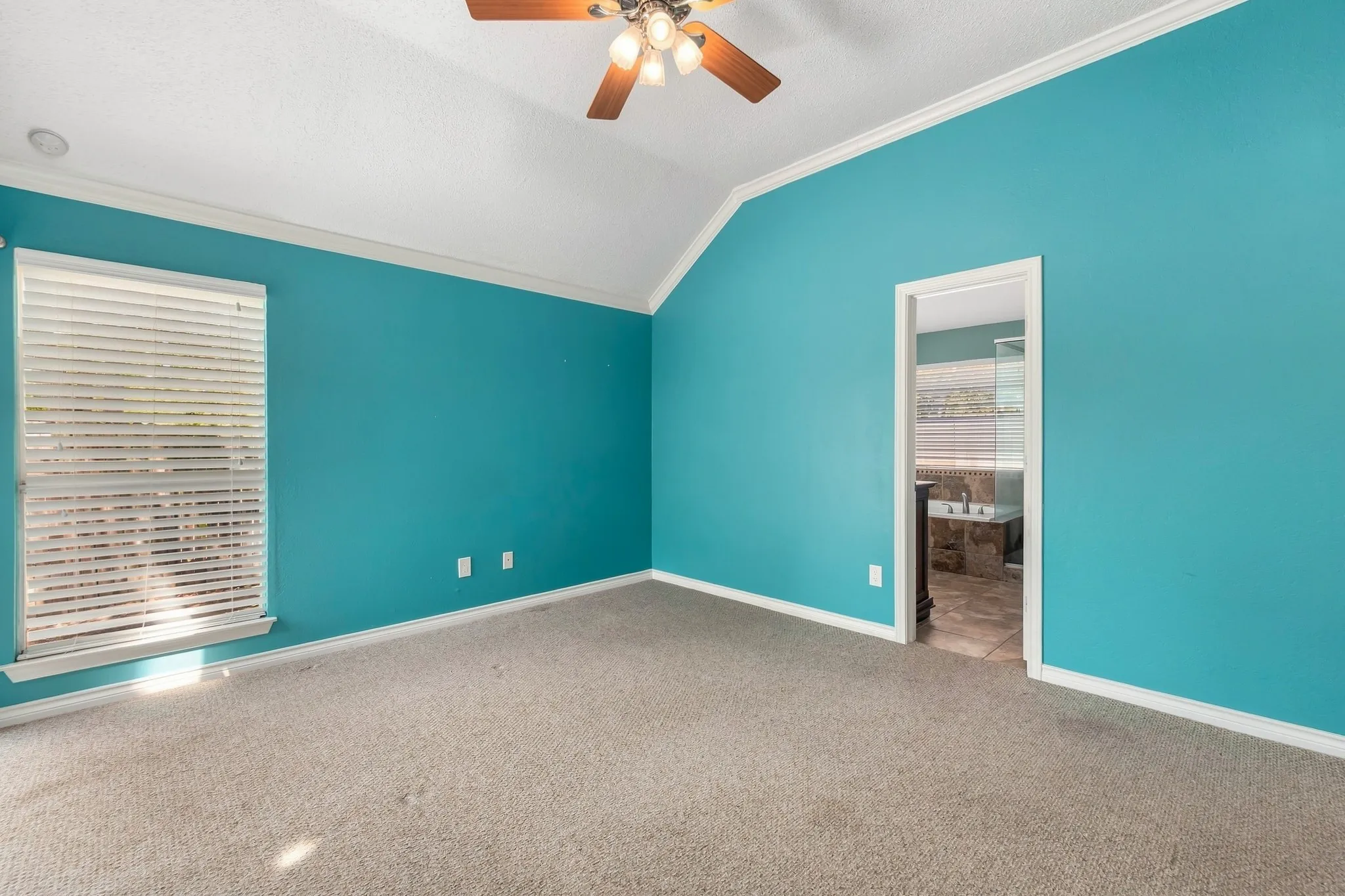 Single Family Residence For Sale in Tarrant County , 5906 Polo Club Drive, Arlington, Texas 76017, 4 Bedroom, 2 Bathroom, 2 Garage spaces, 1,832 Sqft, built in 1985, mls#21378489, Real Estate Agent in Arlington, Homes For Sale in Tarrant county, Homes For Sale in Arlington, Realtor in Arlington Texas, Real Estate Brokerage Independent Realty Texas, Luminita Cordes Realtor