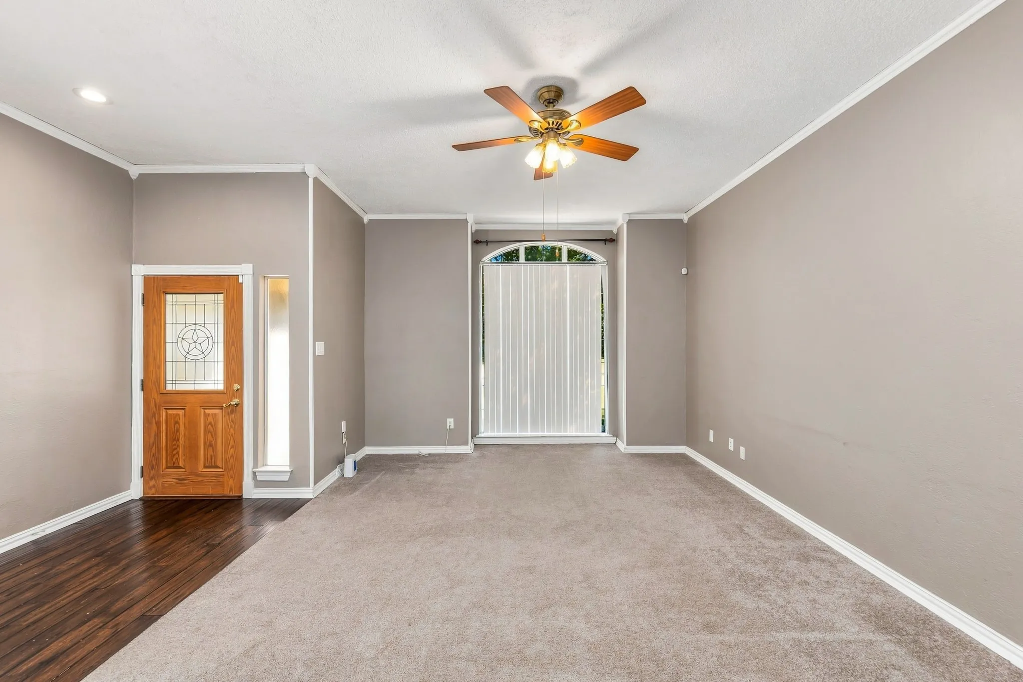 Single Family Residence For Sale in Tarrant County , 5906 Polo Club Drive, Arlington, Texas 76017, 4 Bedroom, 2 Bathroom, 2 Garage spaces, 1,832 Sqft, built in 1985, mls#21378489, Real Estate Agent in Arlington, Homes For Sale in Tarrant county, Homes For Sale in Arlington, Realtor in Arlington Texas, Real Estate Brokerage Independent Realty Texas, Luminita Cordes Realtor
