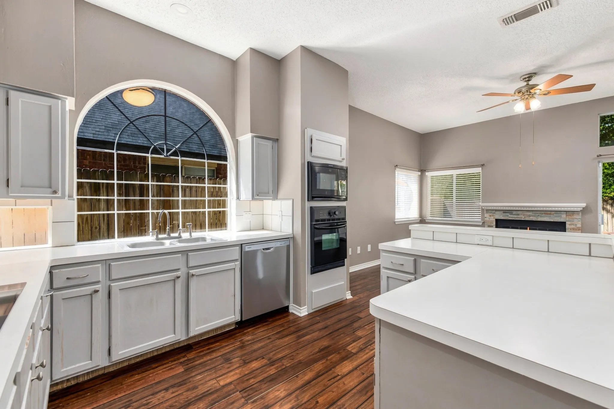 Single Family Residence For Sale in Tarrant County , 5906 Polo Club Drive, Arlington, Texas 76017, 4 Bedroom, 2 Bathroom, 2 Garage spaces, 1,832 Sqft, built in 1985, mls#21378489, Real Estate Agent in Arlington, Homes For Sale in Tarrant county, Homes For Sale in Arlington, Realtor in Arlington Texas, Real Estate Brokerage Independent Realty Texas, Luminita Cordes Realtor