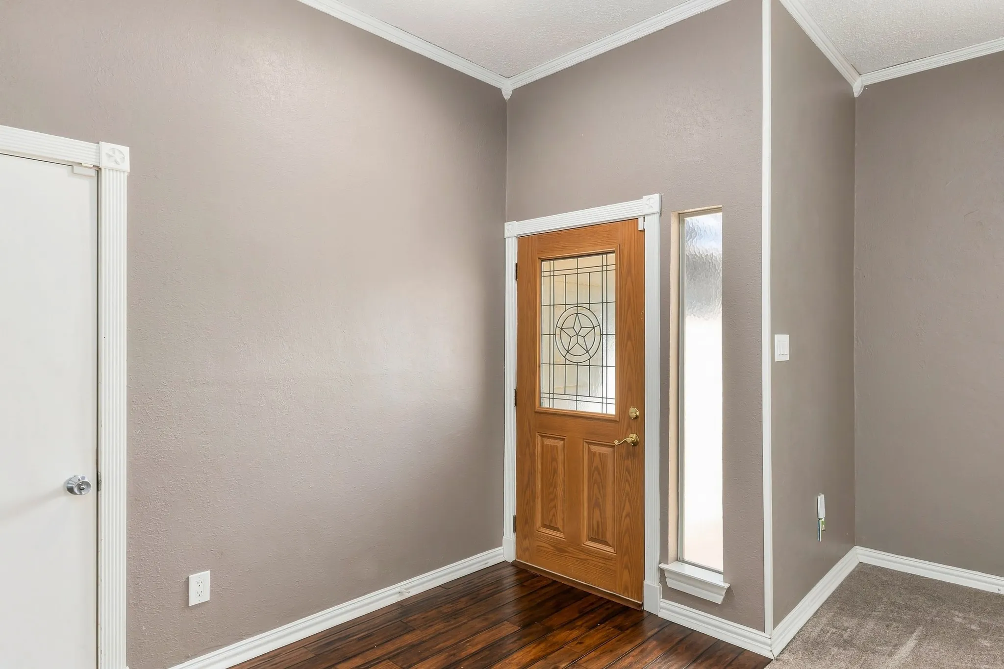 Single Family Residence For Sale in Tarrant County , 5906 Polo Club Drive, Arlington, Texas 76017, 4 Bedroom, 2 Bathroom, 2 Garage spaces, 1,832 Sqft, built in 1985, mls#21378489, Real Estate Agent in Arlington, Homes For Sale in Tarrant county, Homes For Sale in Arlington, Realtor in Arlington Texas, Real Estate Brokerage Independent Realty Texas, Luminita Cordes Realtor