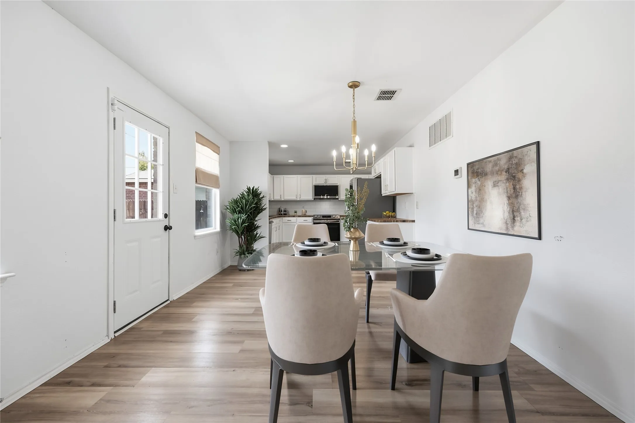 Single Family Residence For Rent in Denton County , 1725 Trego Drive, Fort Worth, Texas 76247, 3 Bedroom, 3 Bathroom, 2 Garage spaces, 2,136 Sqft, built in 2007, mls#21383495, Real Estate Agent in Fort Worth, Homes For Rent in Denton county, Homes For Rent in Fort Worth, Realtor in Fort Worth Texas, Real Estate Brokerage Independent Realty Texas, Luminita Cordes Realtor