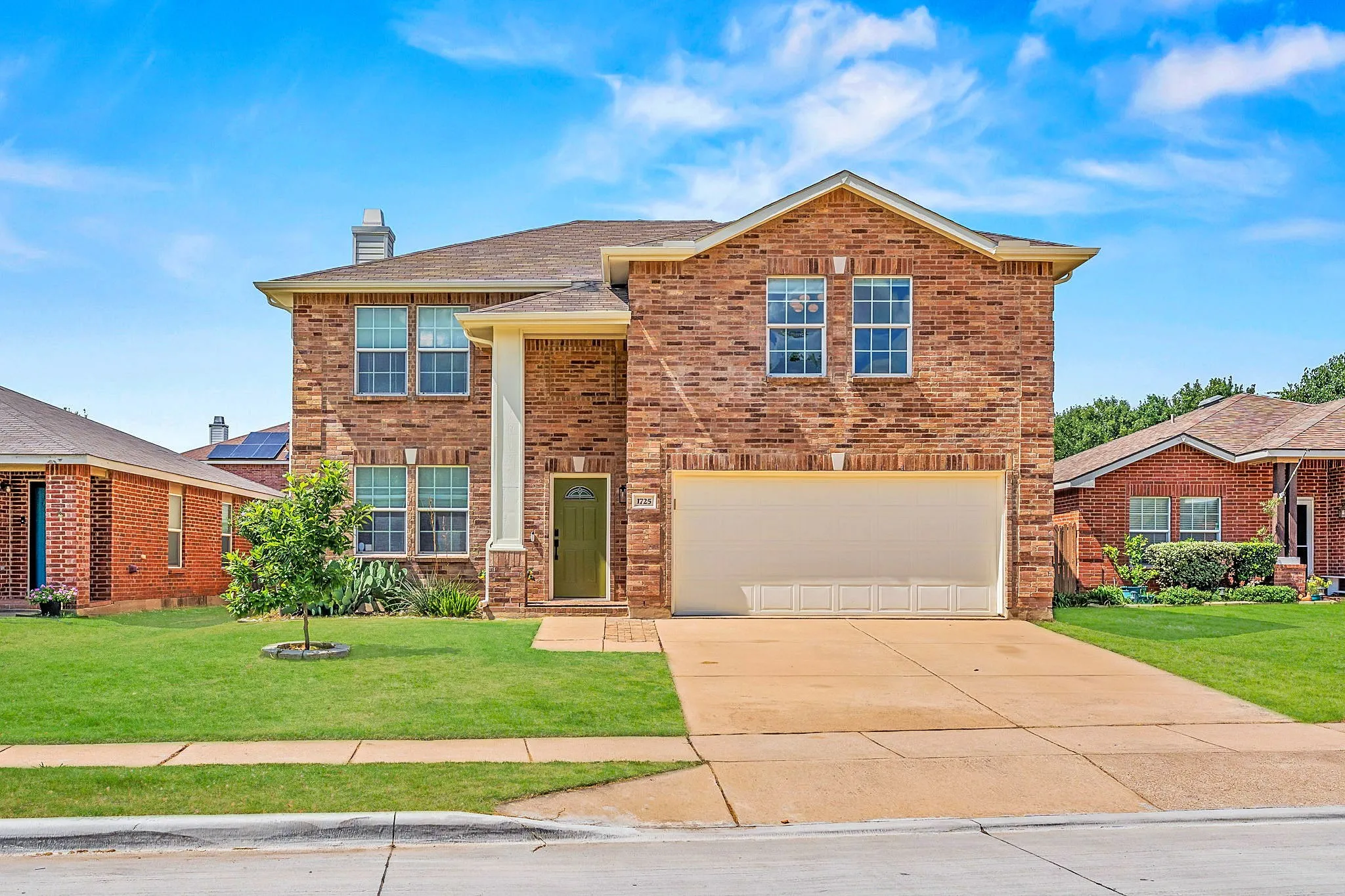 Single Family Residence For Rent in Denton County , 1725 Trego Drive, Fort Worth, Texas 76247, 3 Bedroom, 3 Bathroom, 2 Garage spaces, 2,136 Sqft, built in 2007, mls#21383495, Real Estate Agent in Fort Worth, Homes For Rent in Denton county, Homes For Rent in Fort Worth, Realtor in Fort Worth Texas, Real Estate Brokerage Independent Realty Texas, Luminita Cordes Realtor