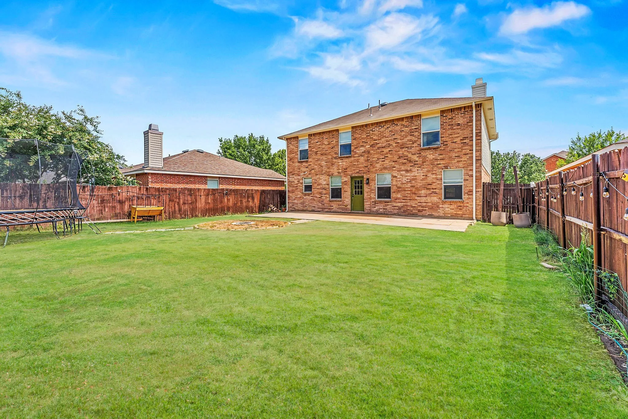 Single Family Residence For Rent in Denton County , 1725 Trego Drive, Fort Worth, Texas 76247, 3 Bedroom, 3 Bathroom, 2 Garage spaces, 2,136 Sqft, built in 2007, mls#21383495, Real Estate Agent in Fort Worth, Homes For Rent in Denton county, Homes For Rent in Fort Worth, Realtor in Fort Worth Texas, Real Estate Brokerage Independent Realty Texas, Luminita Cordes Realtor