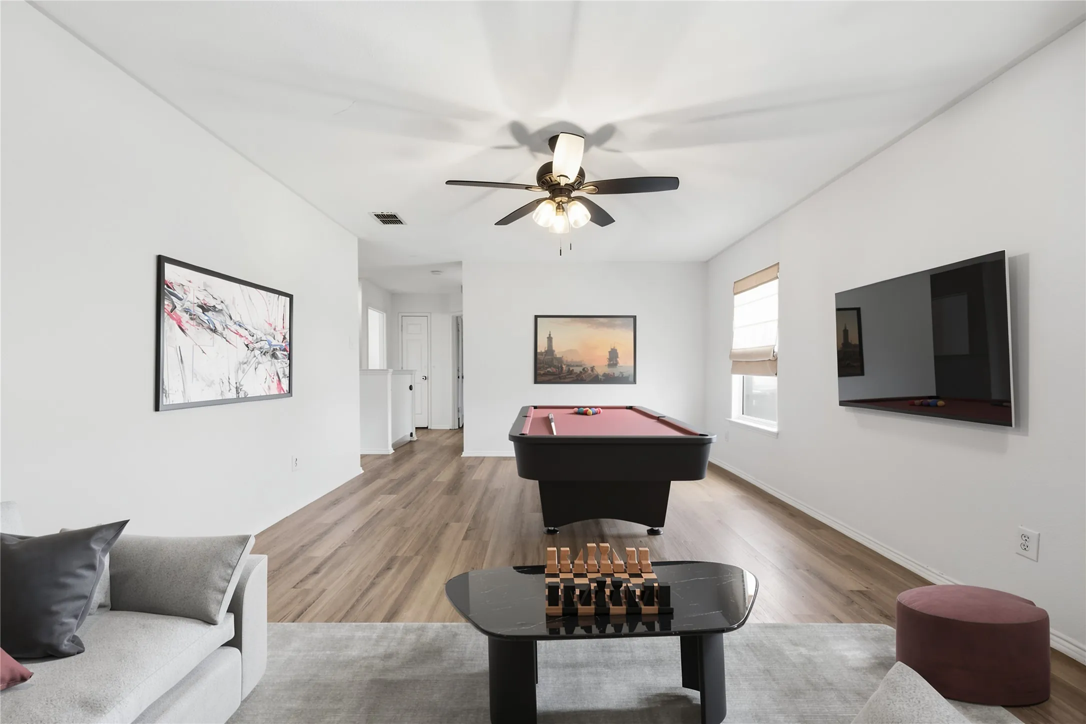Single Family Residence For Rent in Denton County , 1725 Trego Drive, Fort Worth, Texas 76247, 3 Bedroom, 3 Bathroom, 2 Garage spaces, 2,136 Sqft, built in 2007, mls#21383495, Real Estate Agent in Fort Worth, Homes For Rent in Denton county, Homes For Rent in Fort Worth, Realtor in Fort Worth Texas, Real Estate Brokerage Independent Realty Texas, Luminita Cordes Realtor