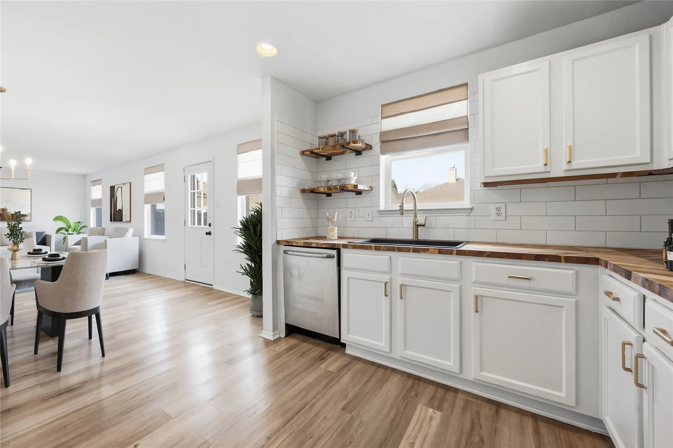Single Family Residence For Rent in Denton County , 1725 Trego Drive, Fort Worth, Texas 76247, 3 Bedroom, 3 Bathroom, 2 Garage spaces, 2,136 Sqft, built in 2007, mls#21383495, Real Estate Agent in Fort Worth, Homes For Rent in Denton county, Homes For Rent in Fort Worth, Realtor in Fort Worth Texas, Real Estate Brokerage Independent Realty Texas, Luminita Cordes Realtor