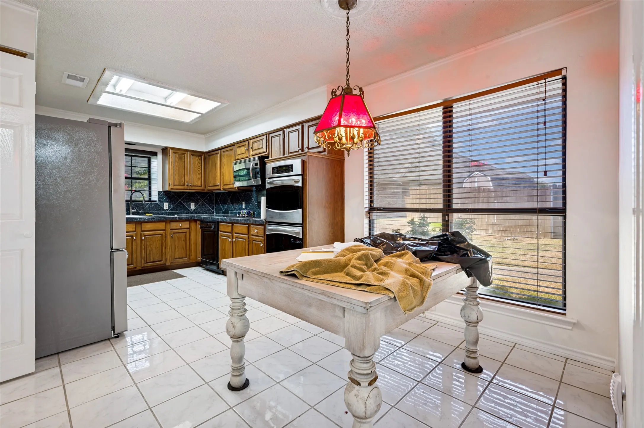 Single Family Residence For Sale in Dallas County , 902 Kings Court, Duncanville, Texas 75137, 3 Bedroom, 2 Bathroom, 2 Garage spaces, 1,955 Sqft, built in 1985, mls#21382316, Real Estate Agent in Duncanville, Homes For Sale in Dallas county, Homes For Sale in Duncanville, Realtor in Duncanville Texas, Real Estate Brokerage Independent Realty Texas, Luminita Cordes Realtor